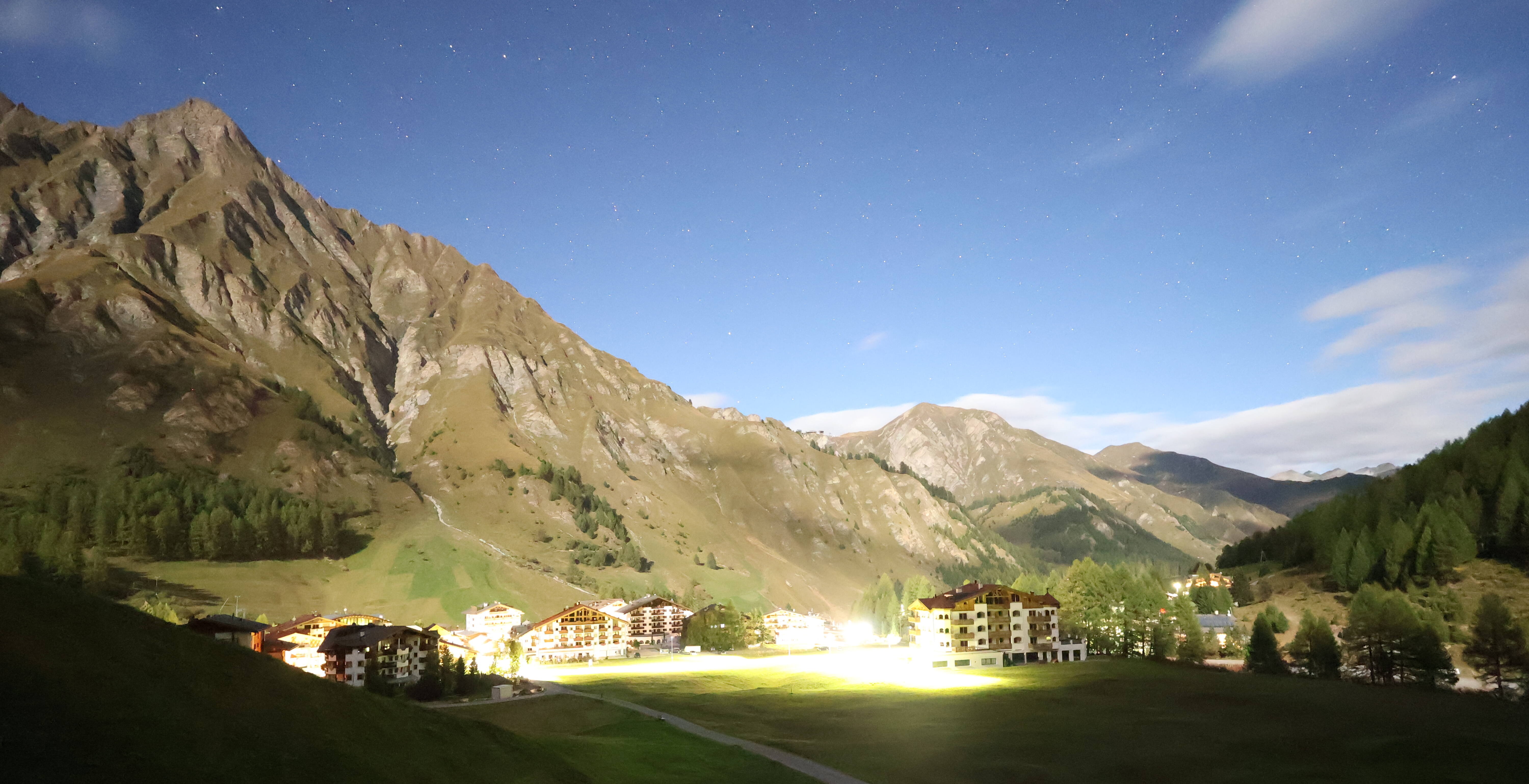 Archiv Foto Webcam Samnaun: Blick auf das Dorf
