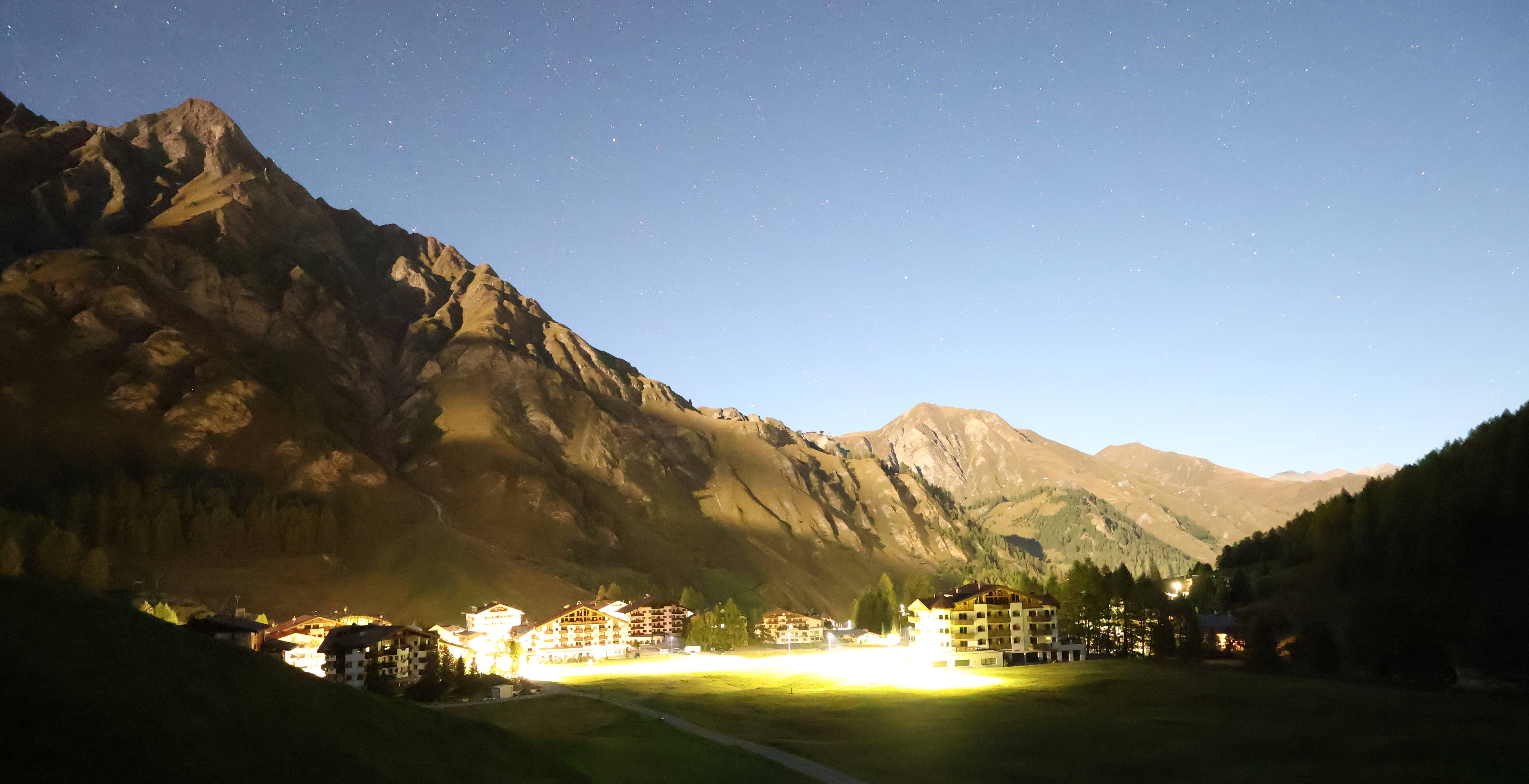 Archiv Foto Webcam Samnaun: Blick auf das Dorf