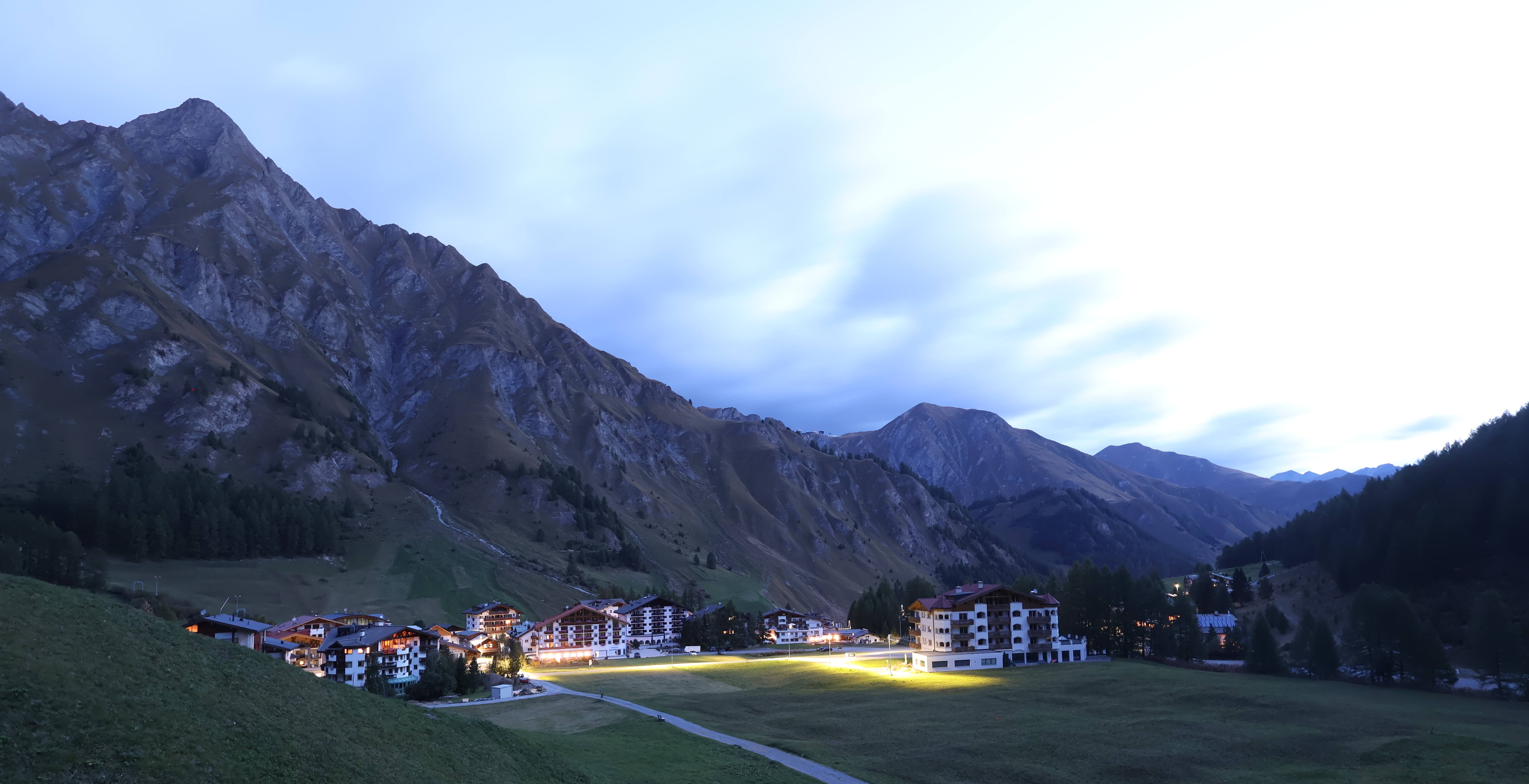 Archiv Foto Webcam Samnaun: Blick auf das Dorf