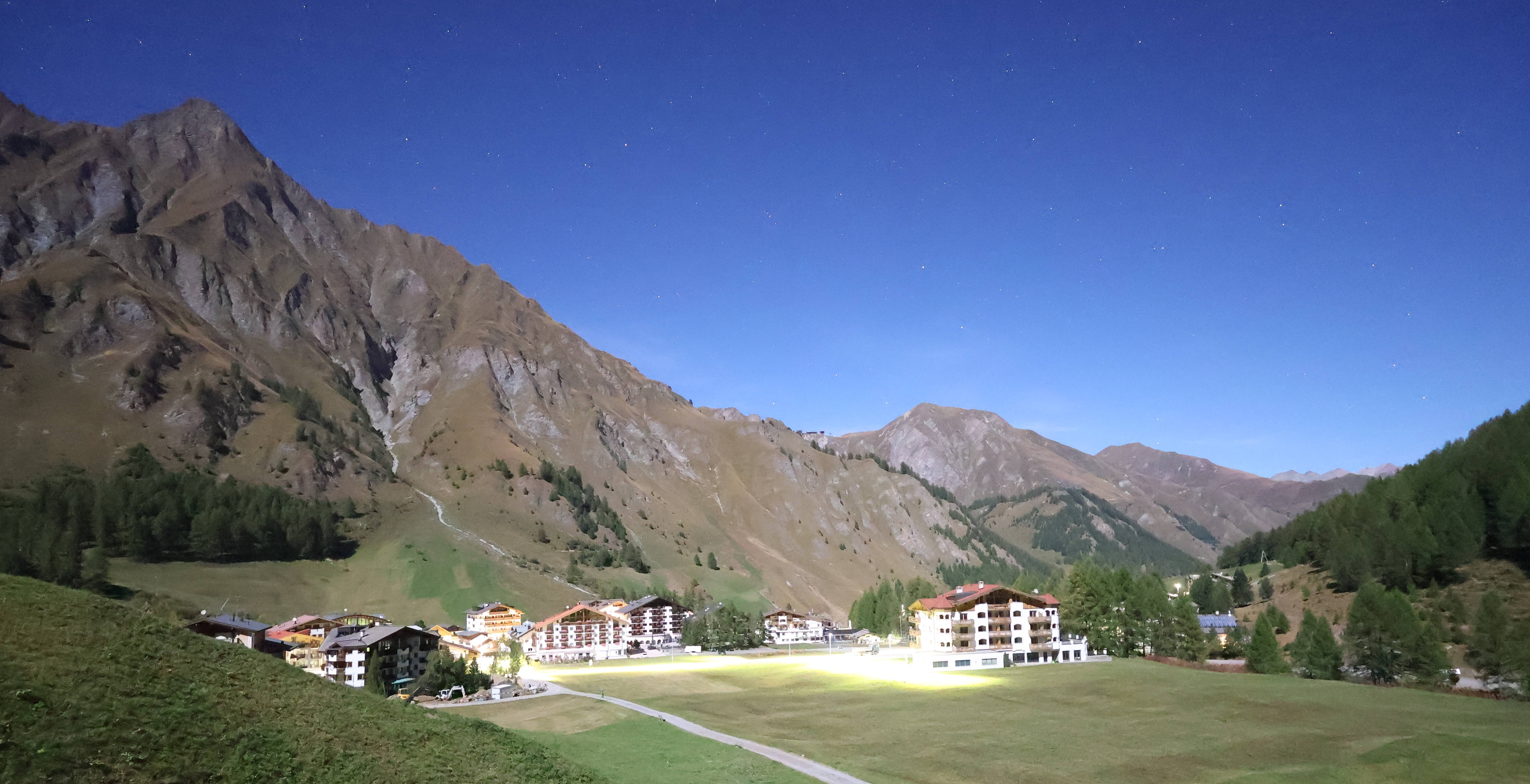 Archiv Foto Webcam Samnaun: Blick auf das Dorf