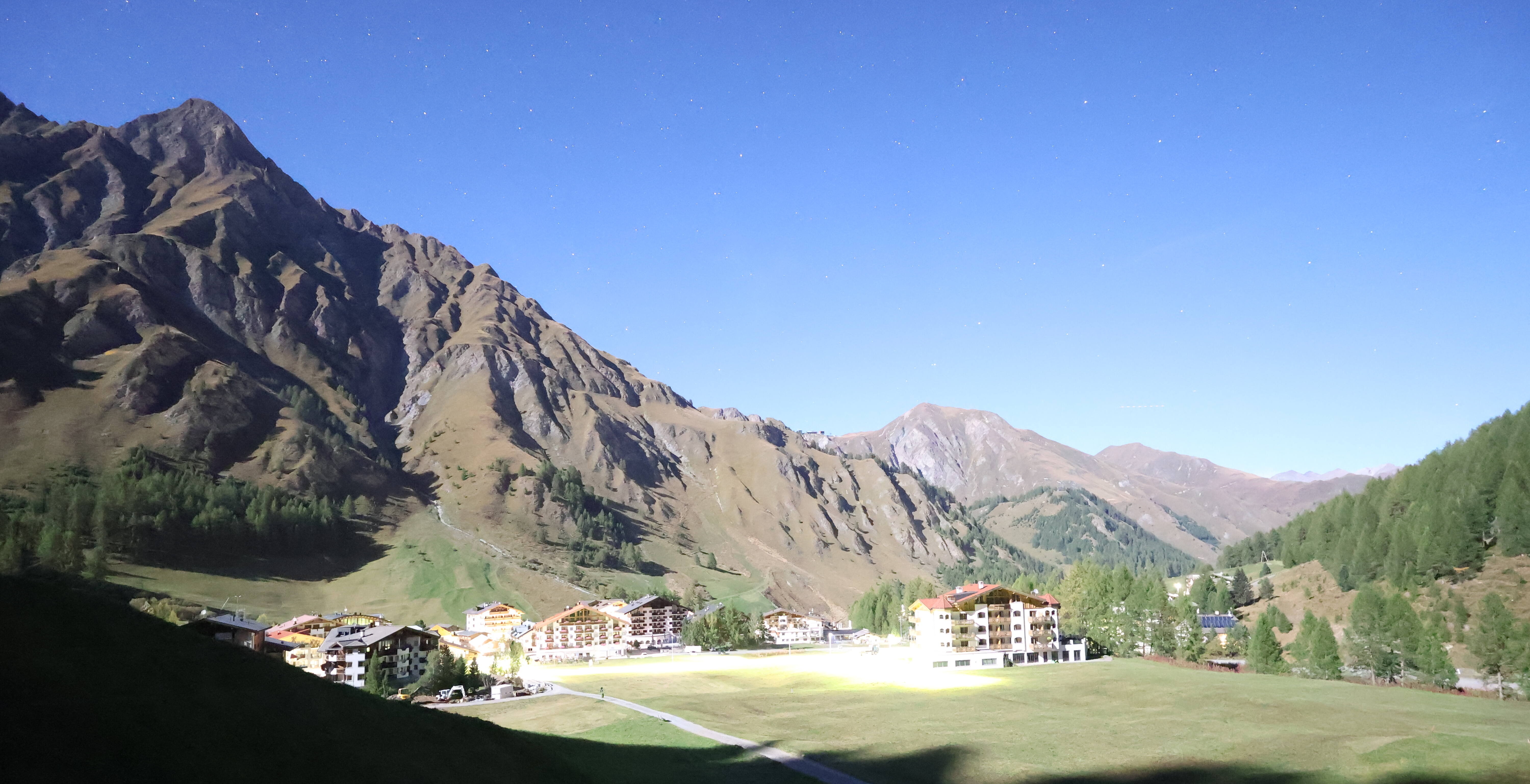 Archiv Foto Webcam Samnaun: Blick auf das Dorf