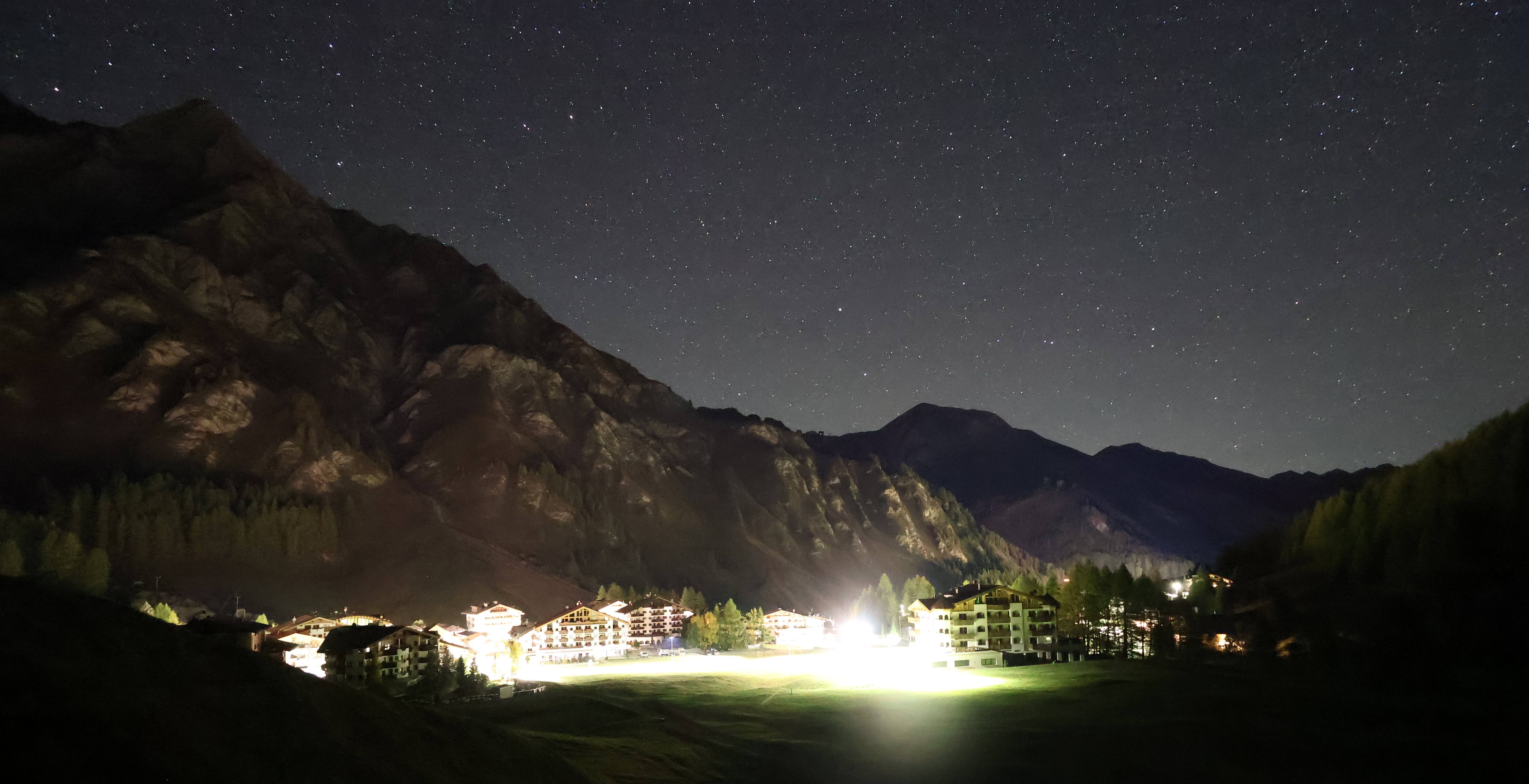 Archiv Foto Webcam Samnaun: Blick auf das Dorf