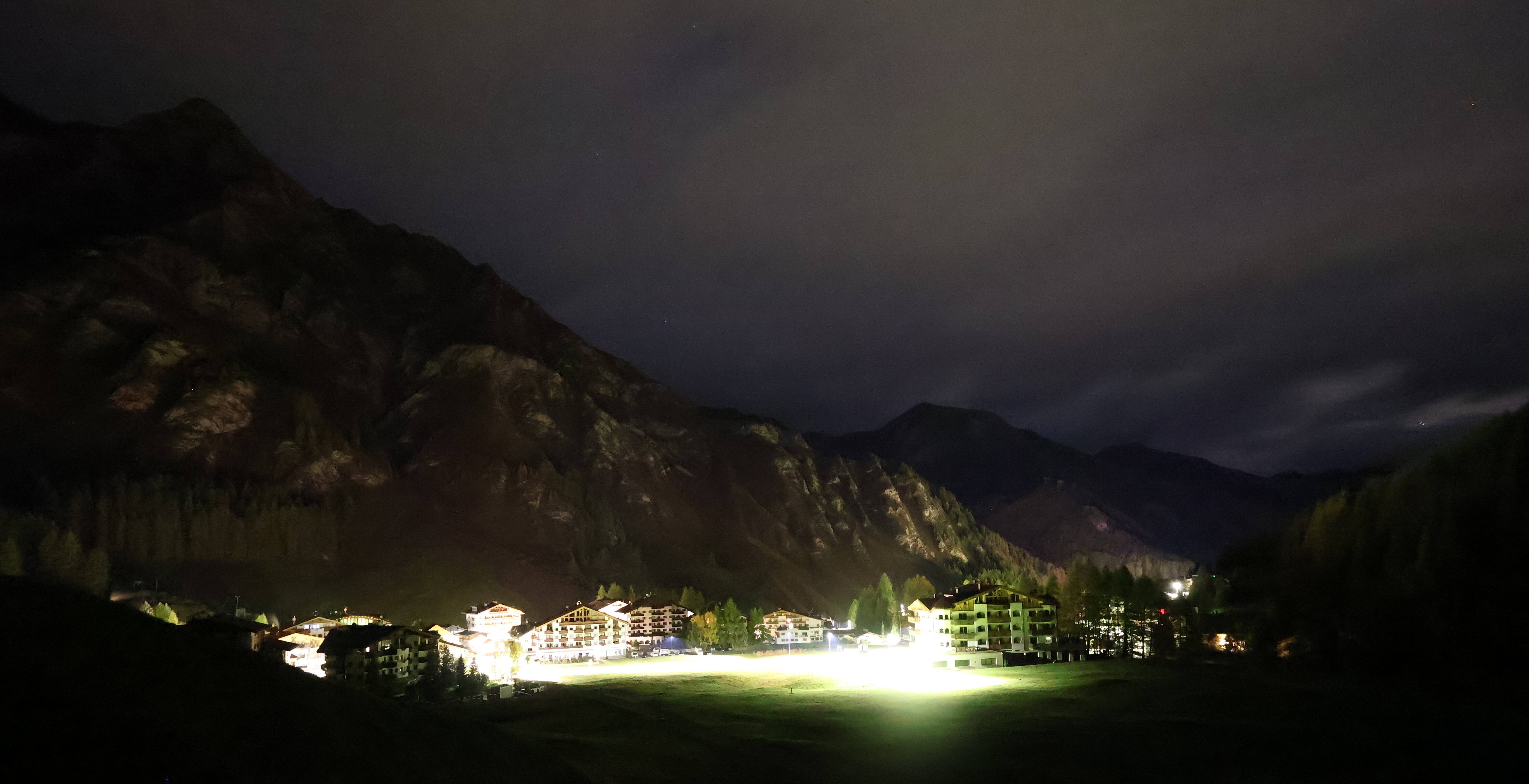 Archiv Foto Webcam Samnaun: Blick auf das Dorf