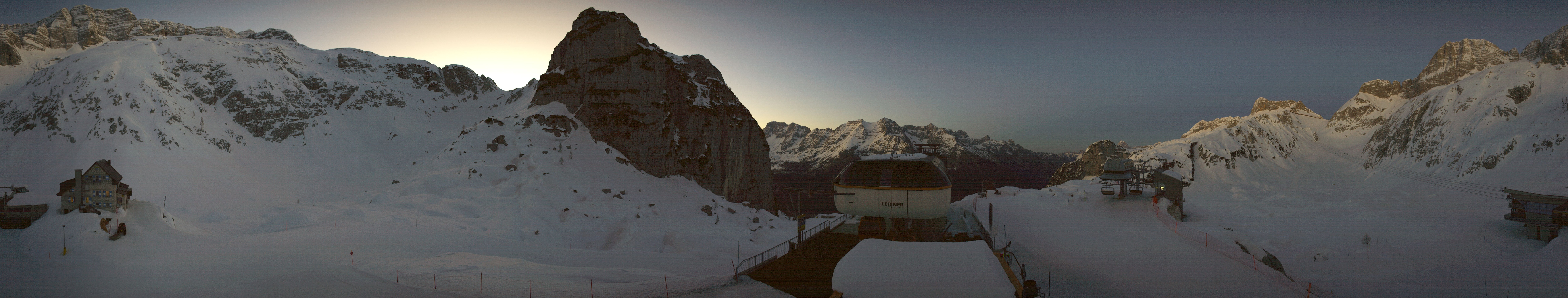 Archiv Foto Webcam Rifugio Celso Gilberti (Sella Nevea)