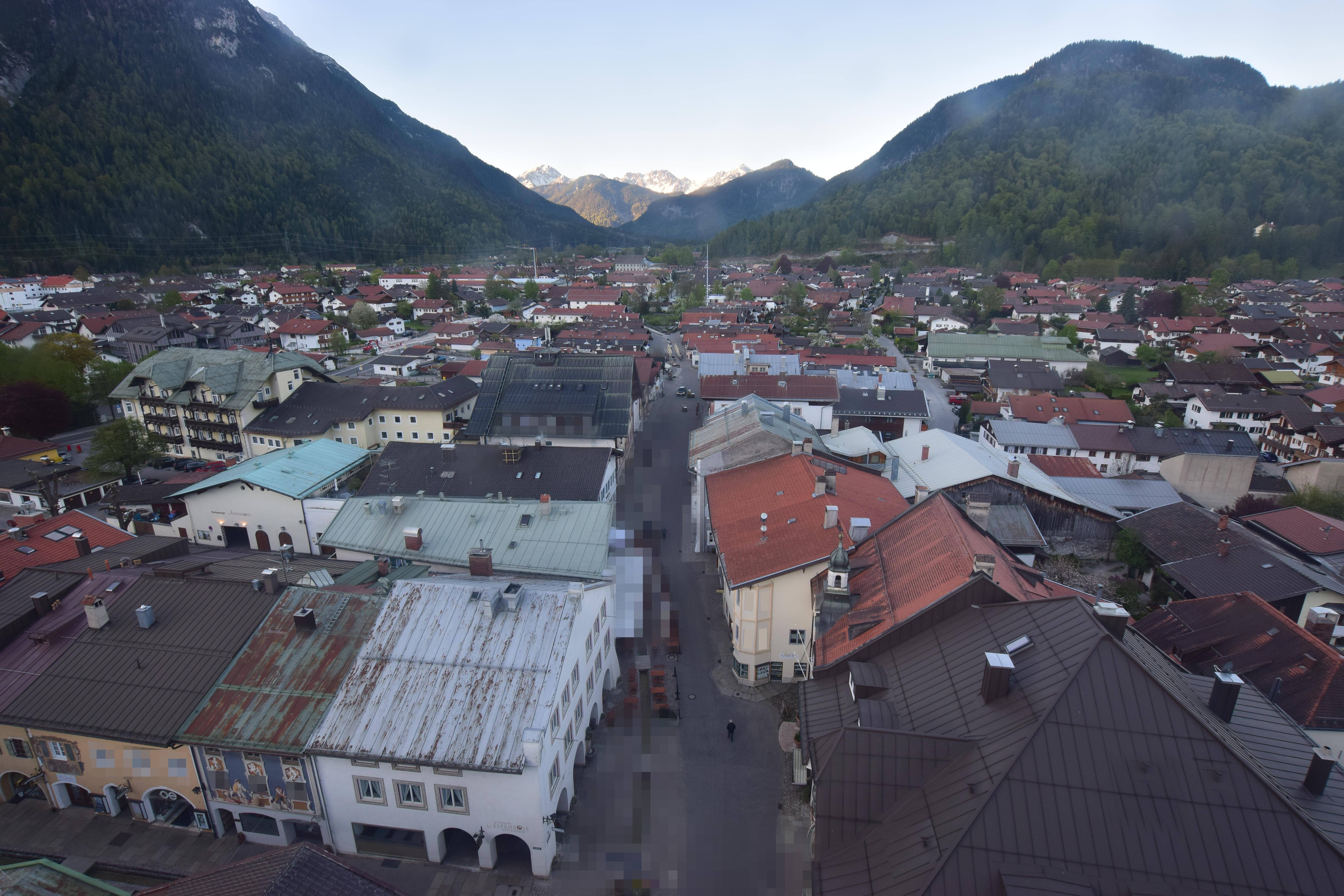 Archived image Webcam Karwendel Mittenwald - Church