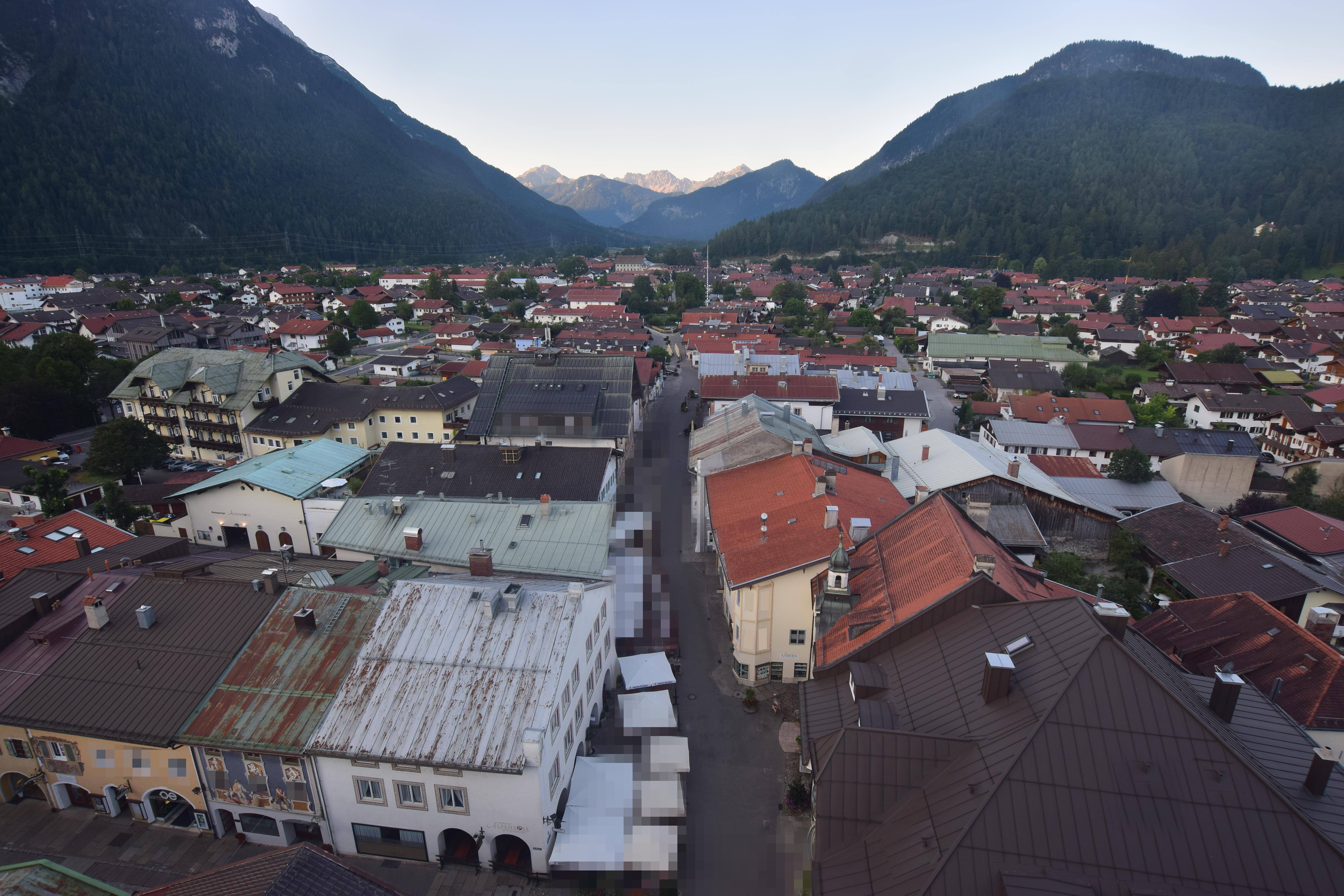 Archived image Webcam Karwendel Mittenwald - Church