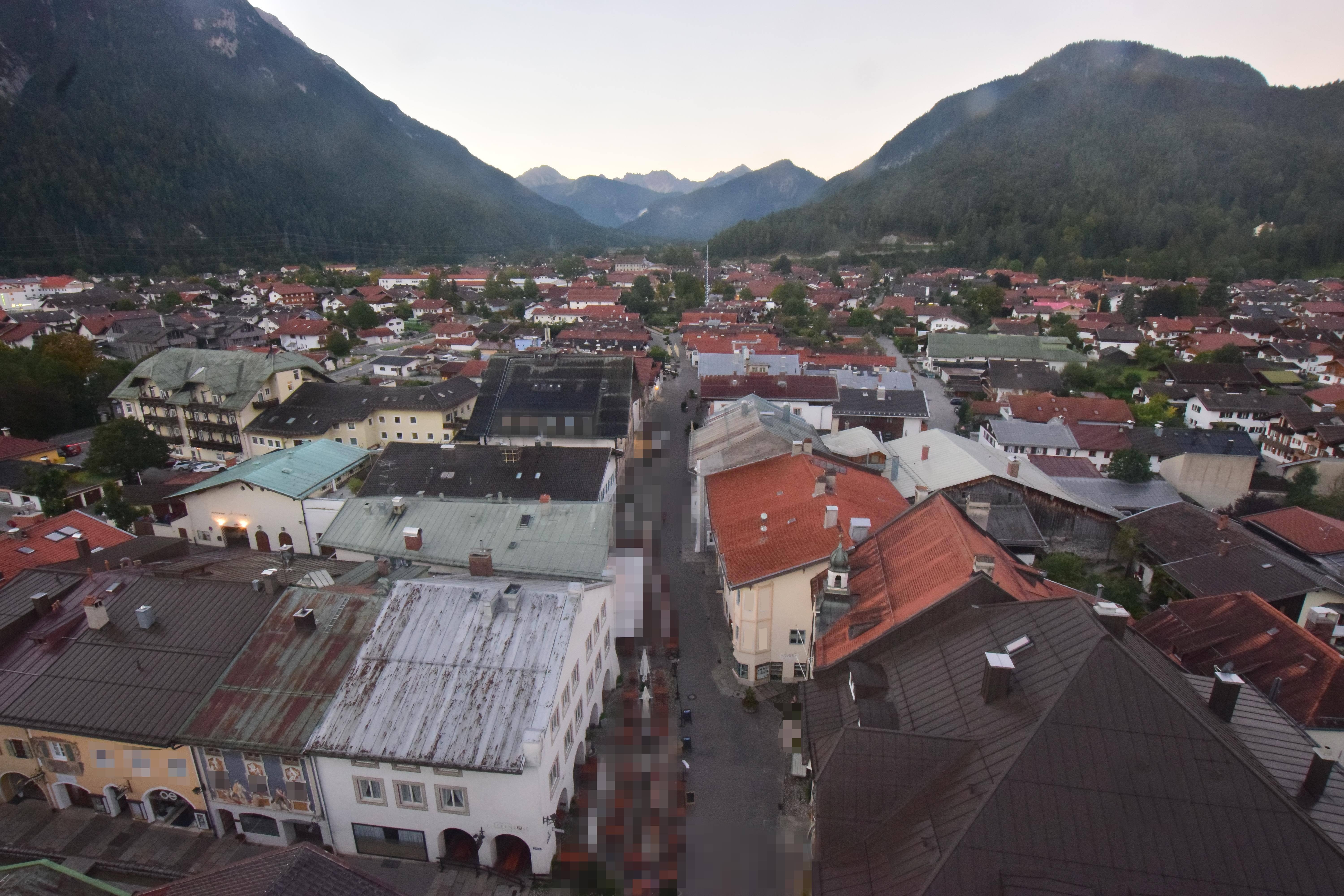Archived image Webcam Karwendel Mittenwald - Church