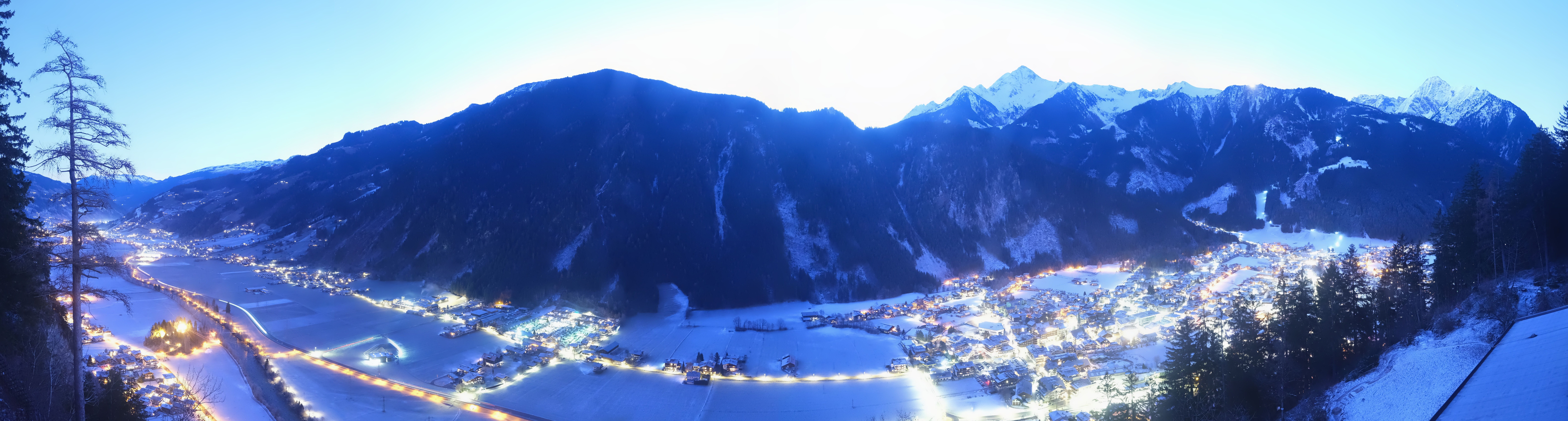 Archiv Foto Webcam Mayrhofen im Zillertal: Blick vom Gasthof Zimmereben