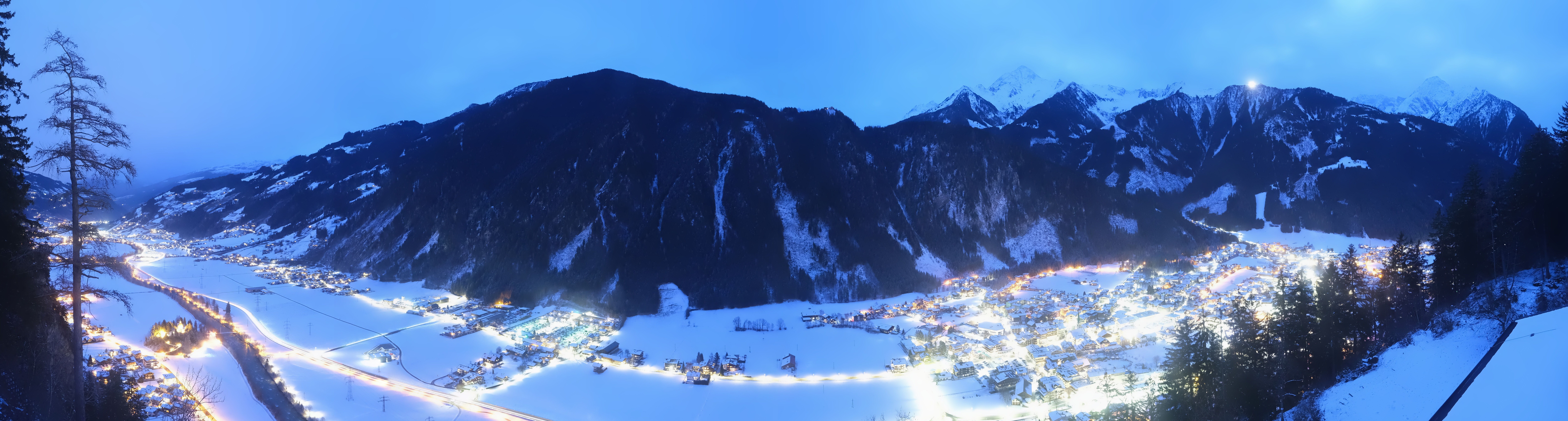 Archiv Foto Webcam Mayrhofen im Zillertal: Blick vom Gasthof Zimmereben