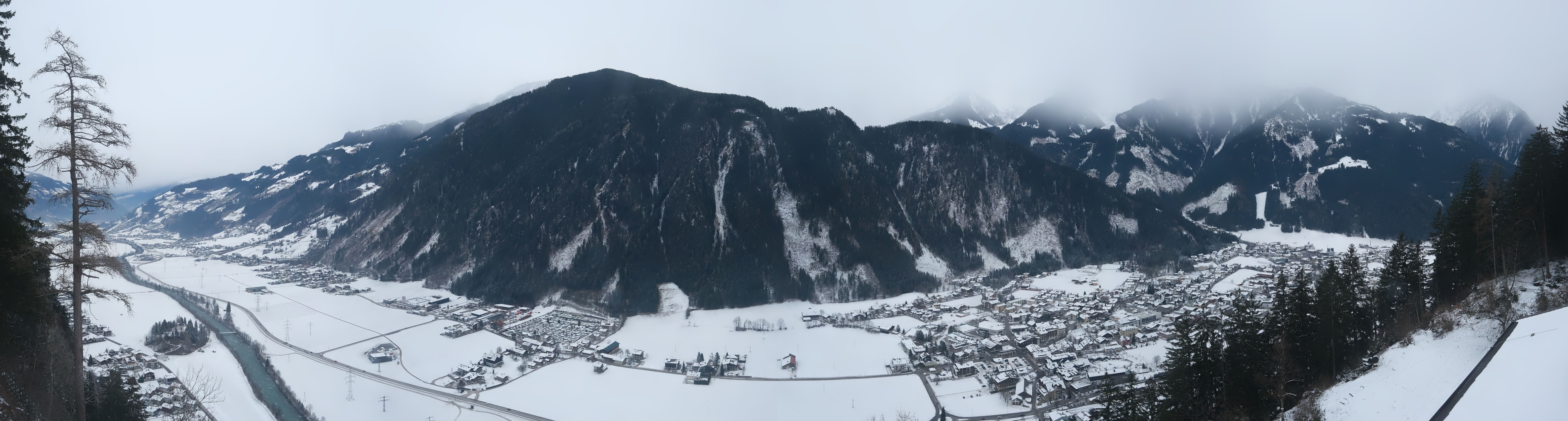 Archived image Webcam Mayrhofen im Zillertal: Zimmereben