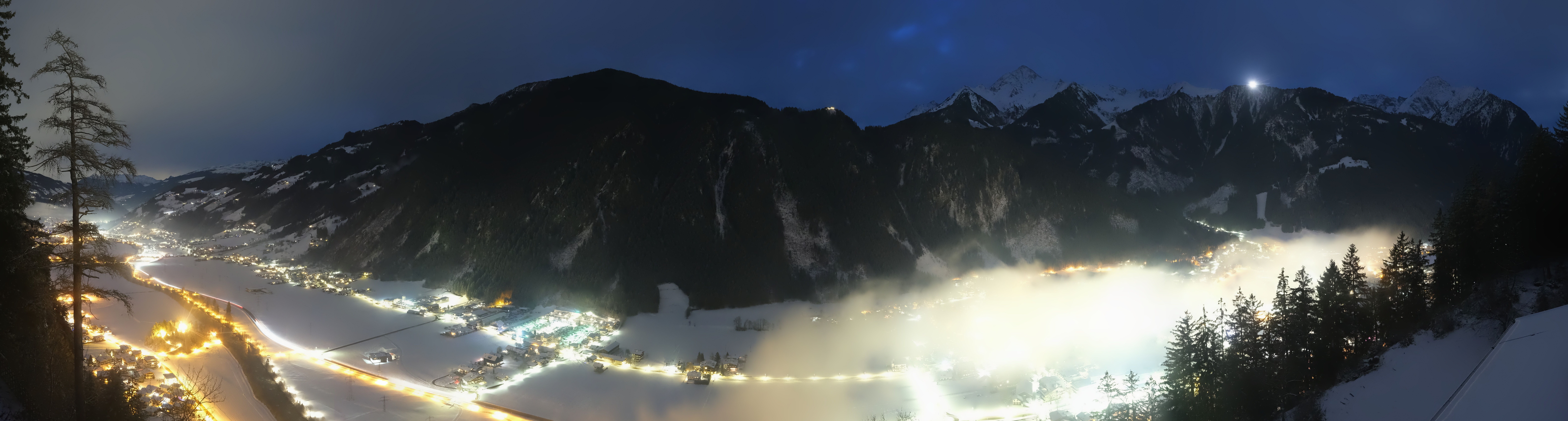 Archiv Foto Webcam Mayrhofen im Zillertal: Blick vom Gasthof Zimmereben