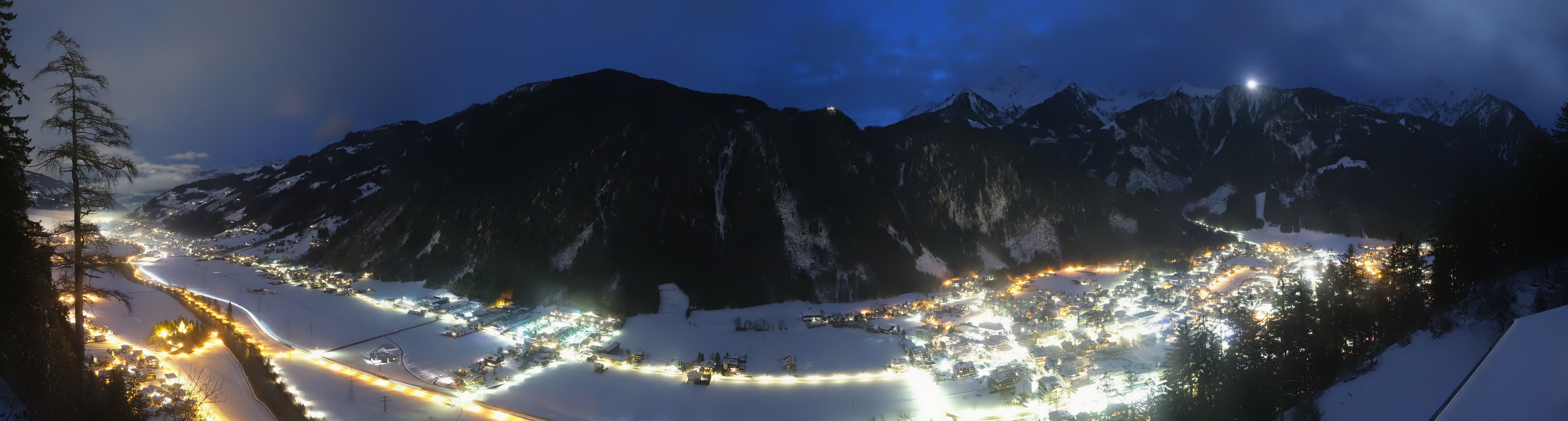 Archiv Foto Webcam Mayrhofen im Zillertal: Blick vom Gasthof Zimmereben