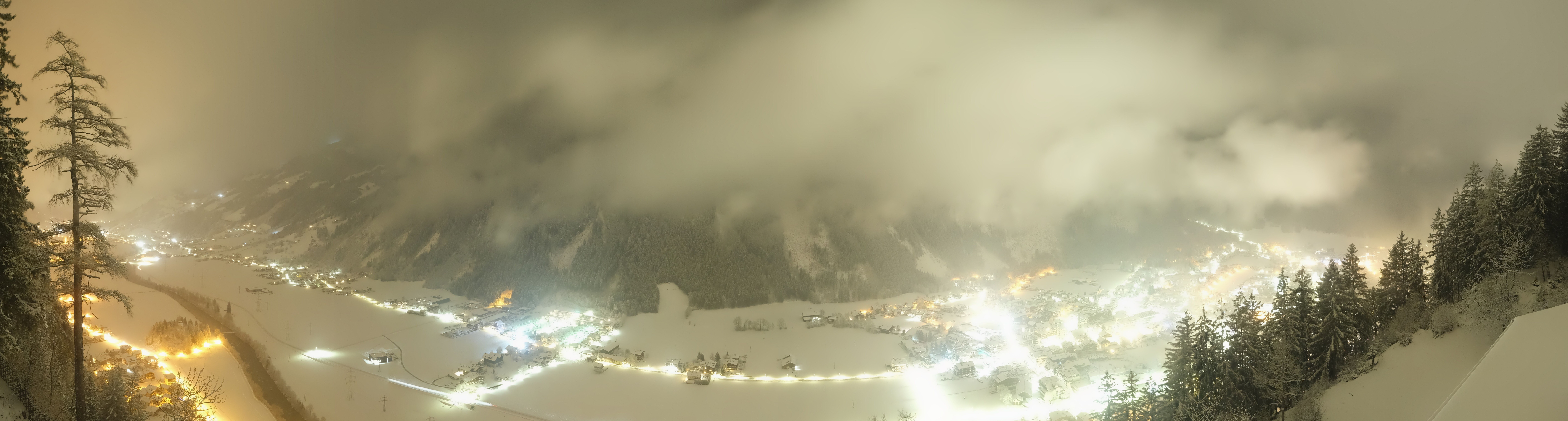 Archived image Webcam Mayrhofen im Zillertal: Zimmereben
