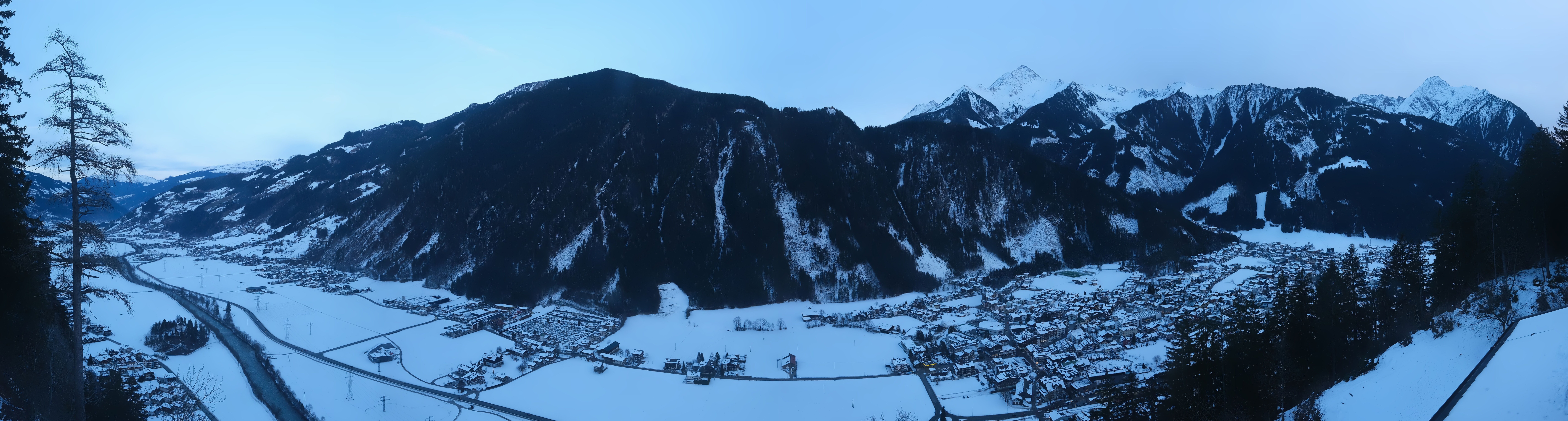Archiv Foto Webcam Mayrhofen im Zillertal: Blick vom Gasthof Zimmereben