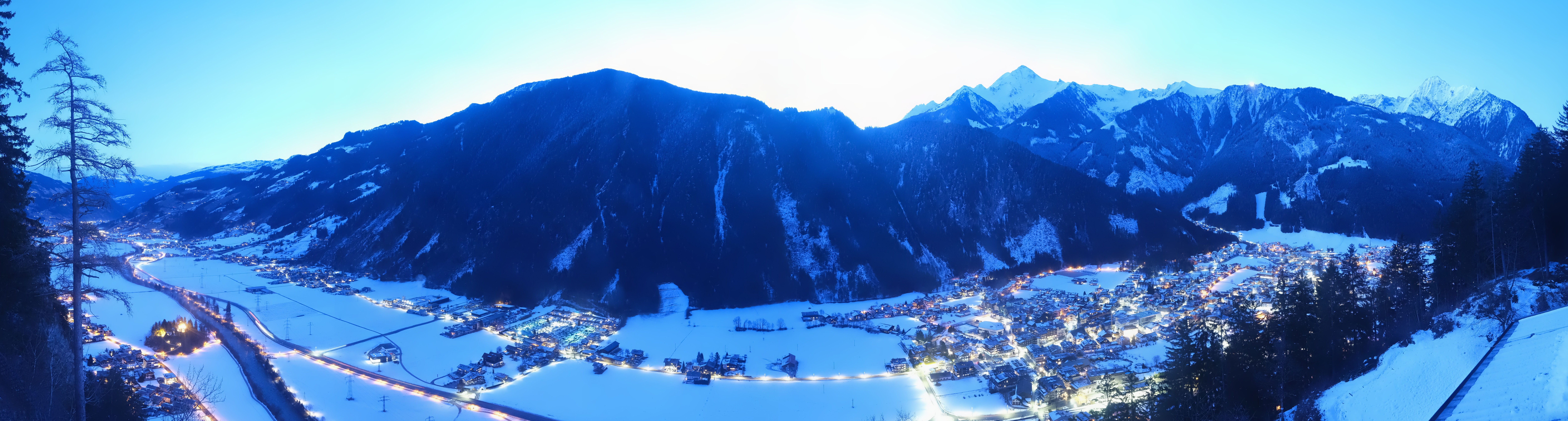 Archiv Foto Webcam Mayrhofen im Zillertal: Blick vom Gasthof Zimmereben