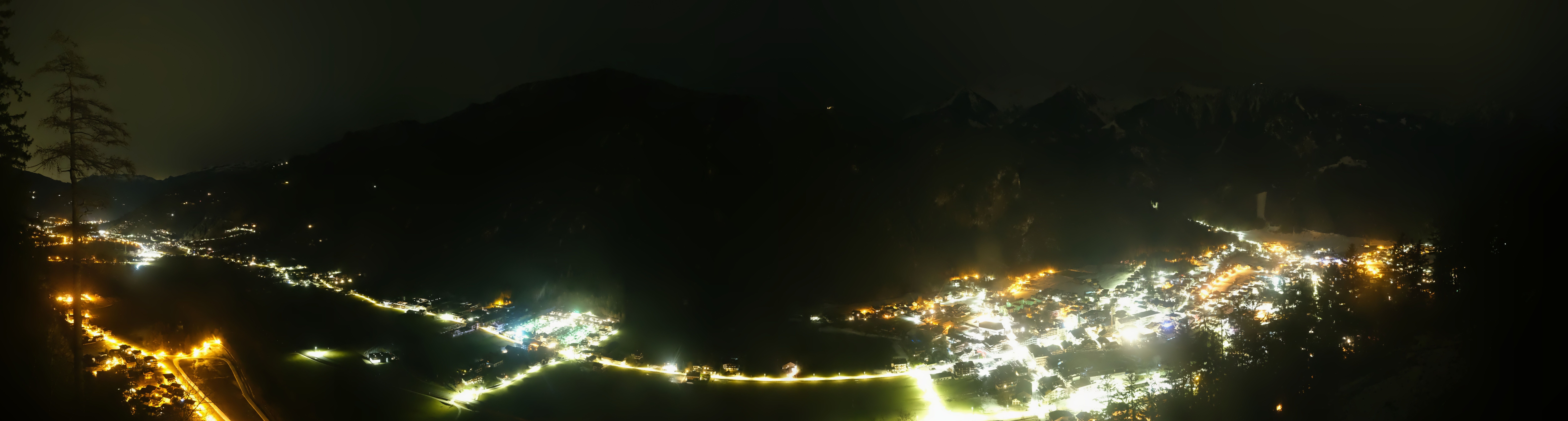 Archived image Webcam Mayrhofen im Zillertal: Zimmereben