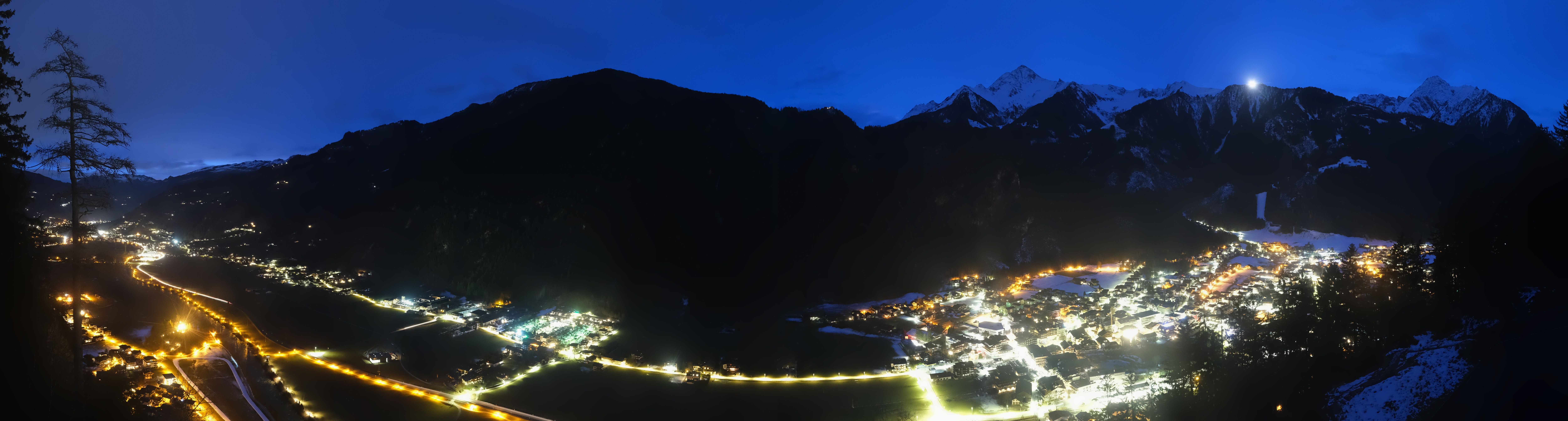 Archived image Webcam Mayrhofen im Zillertal: Zimmereben