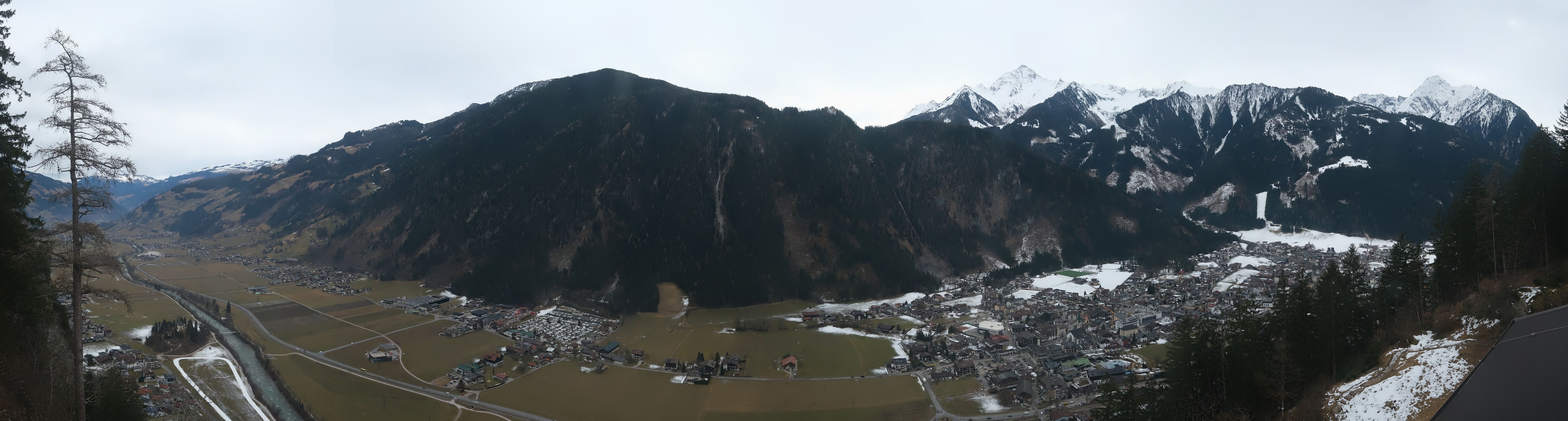 Archived image Webcam Mayrhofen im Zillertal: Zimmereben