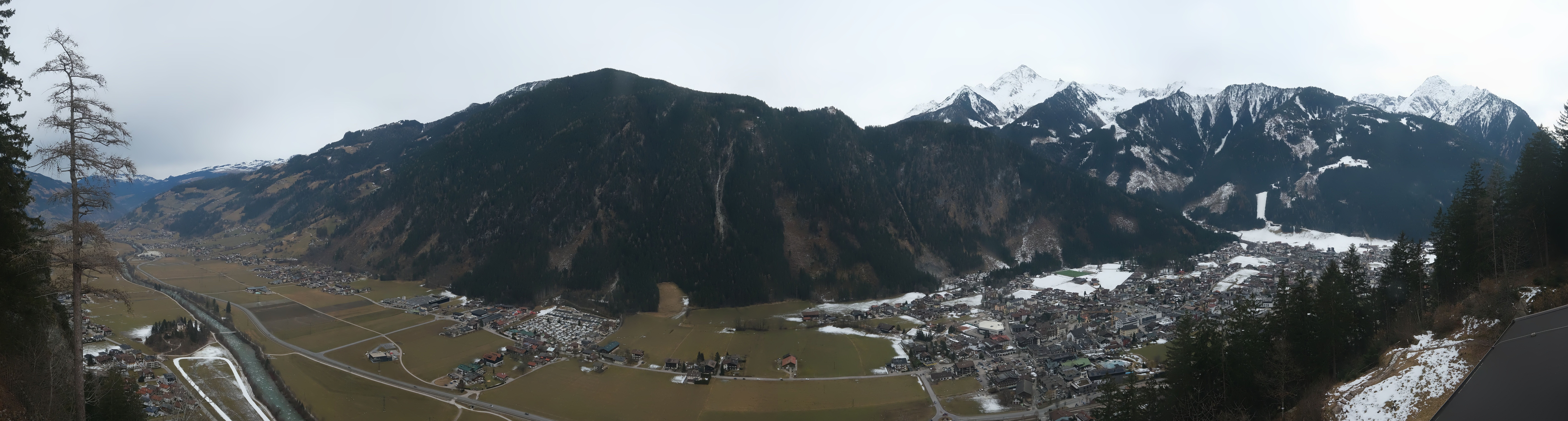 Archived image Webcam Mayrhofen im Zillertal: Zimmereben