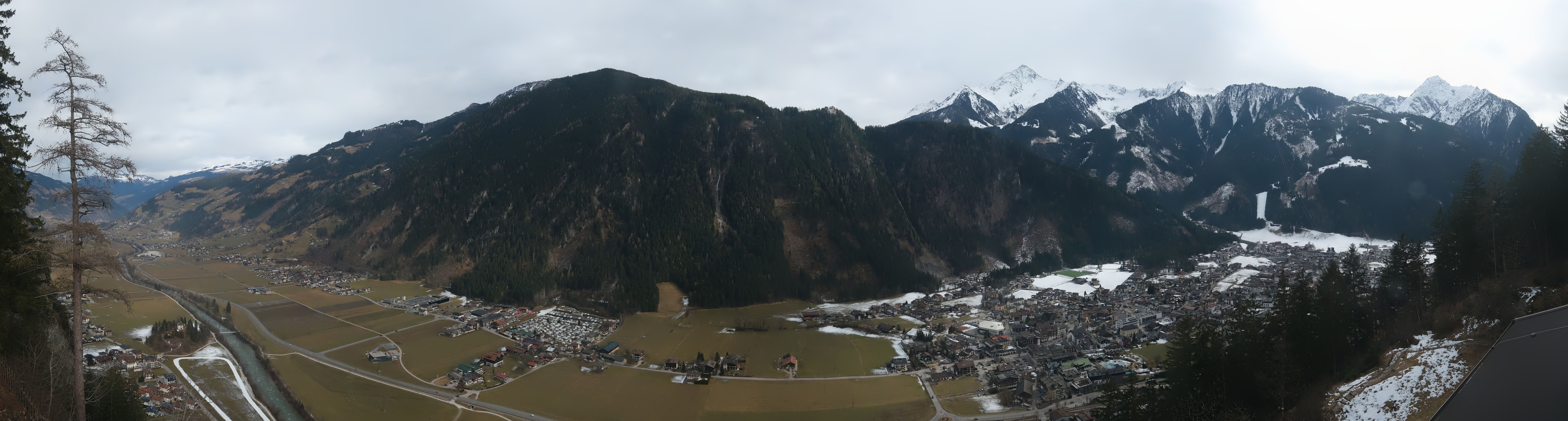 Archived image Webcam Mayrhofen im Zillertal: Zimmereben