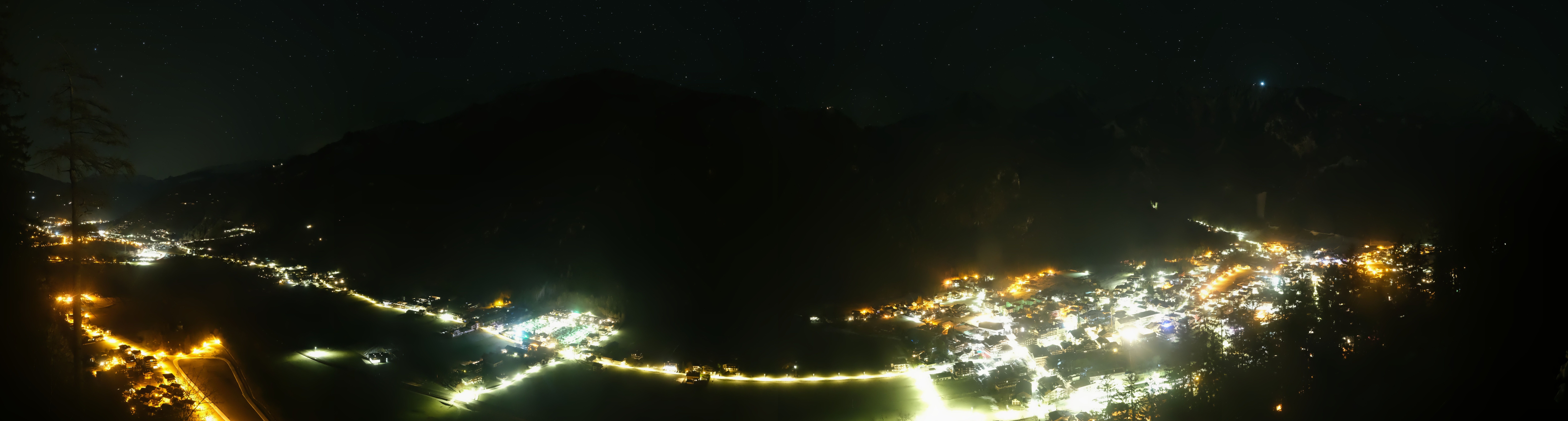 Archived image Webcam Mayrhofen im Zillertal: Zimmereben