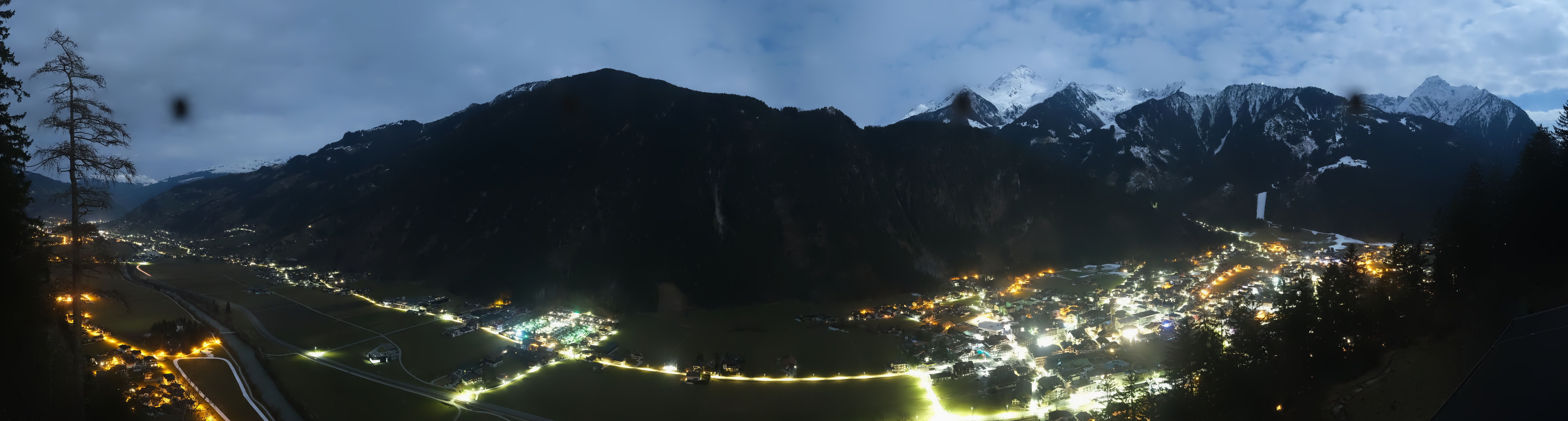 Archiv Foto Webcam Mayrhofen im Zillertal: Blick vom Gasthof Zimmereben