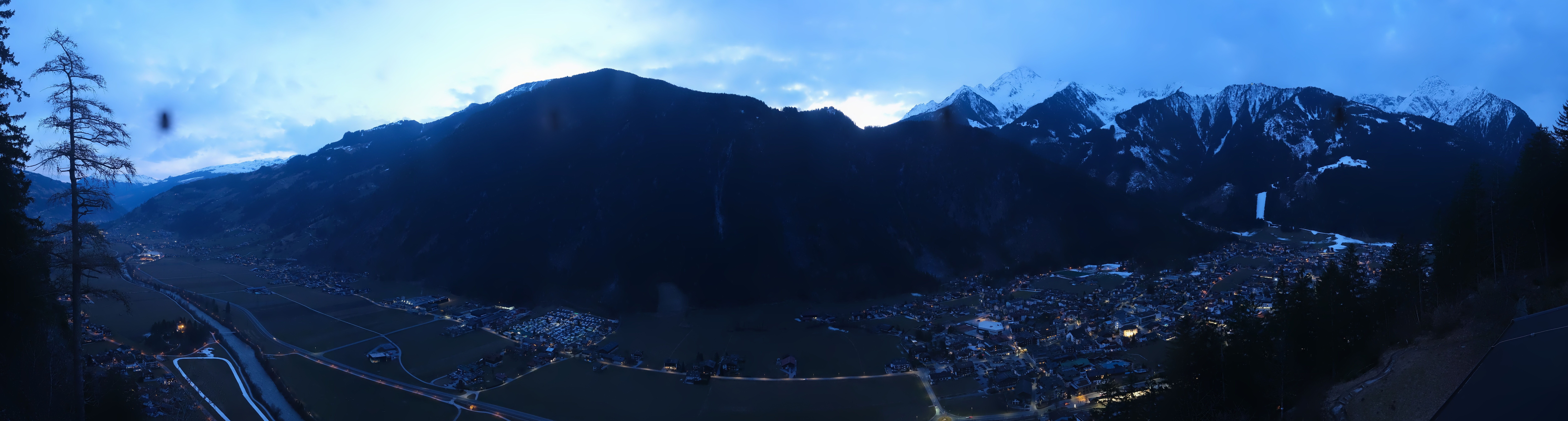 Archiv Foto Webcam Mayrhofen im Zillertal: Blick vom Gasthof Zimmereben