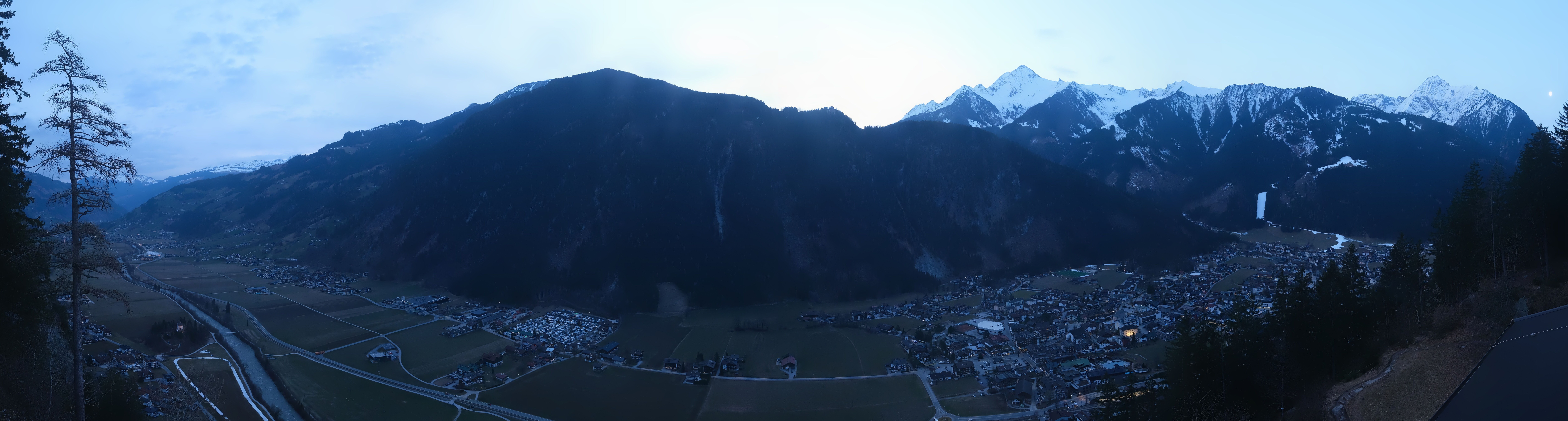Archiv Foto Webcam Mayrhofen im Zillertal: Blick vom Gasthof Zimmereben