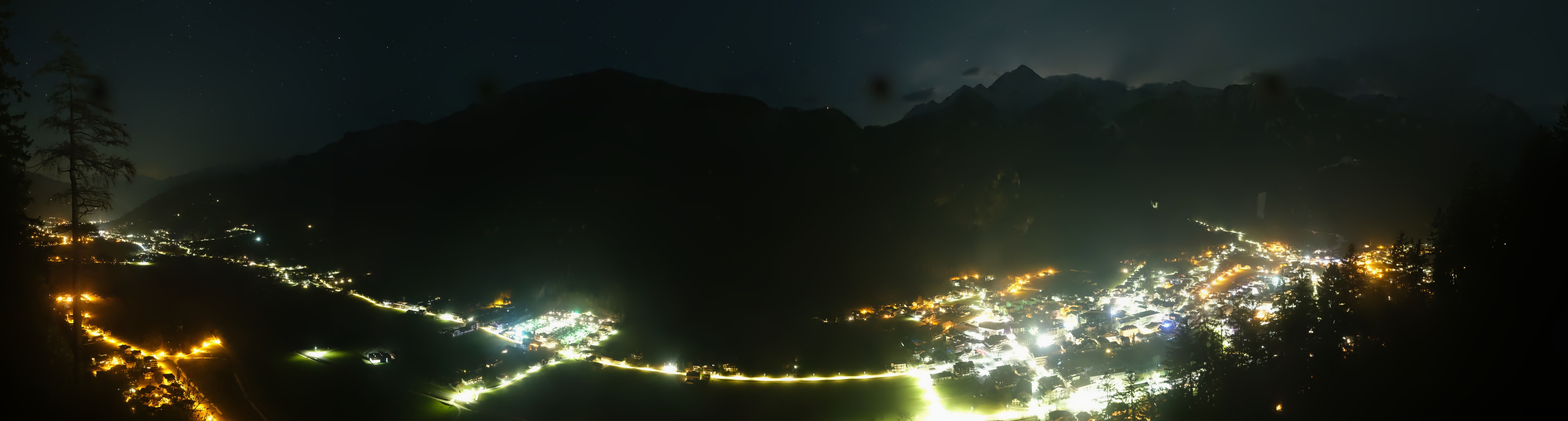 Archived image Webcam Mayrhofen im Zillertal: Zimmereben