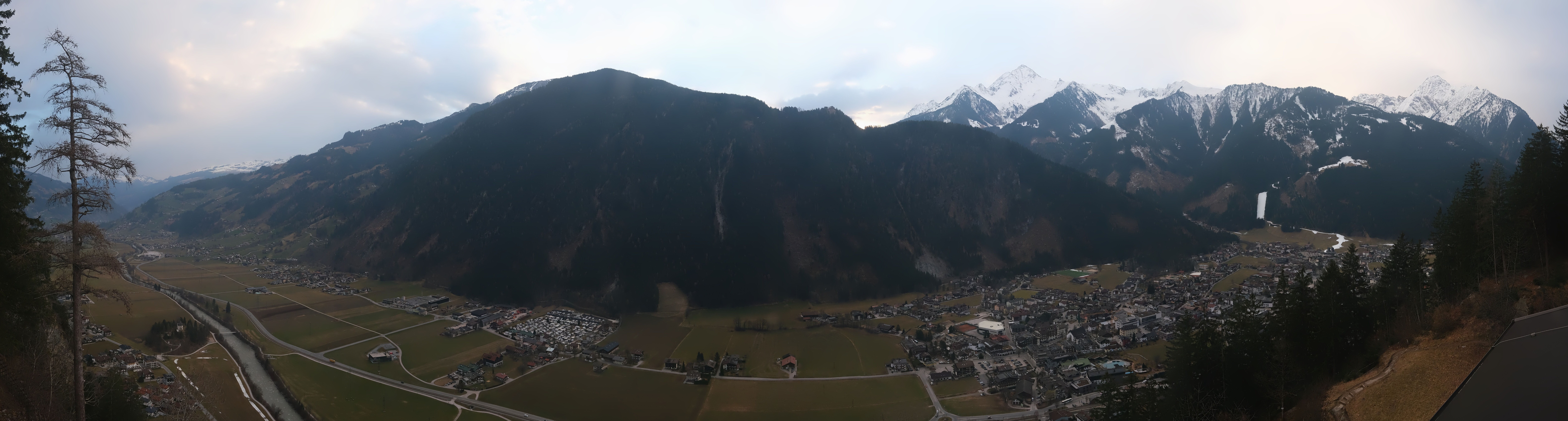 Archived image Webcam Mayrhofen im Zillertal: Zimmereben