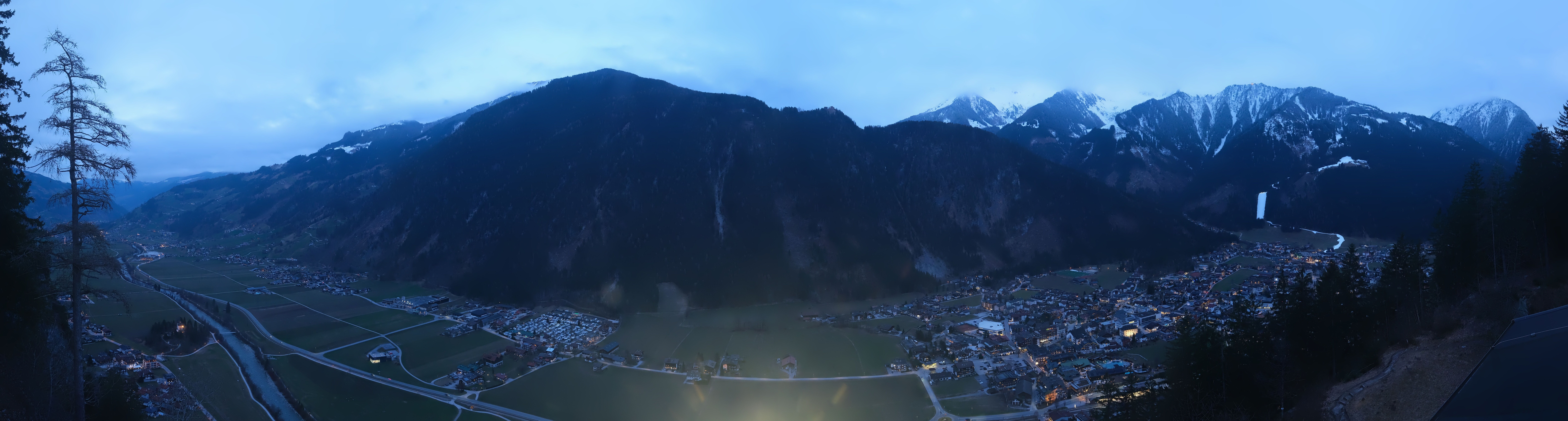 Archiv Foto Webcam Mayrhofen im Zillertal: Blick vom Gasthof Zimmereben