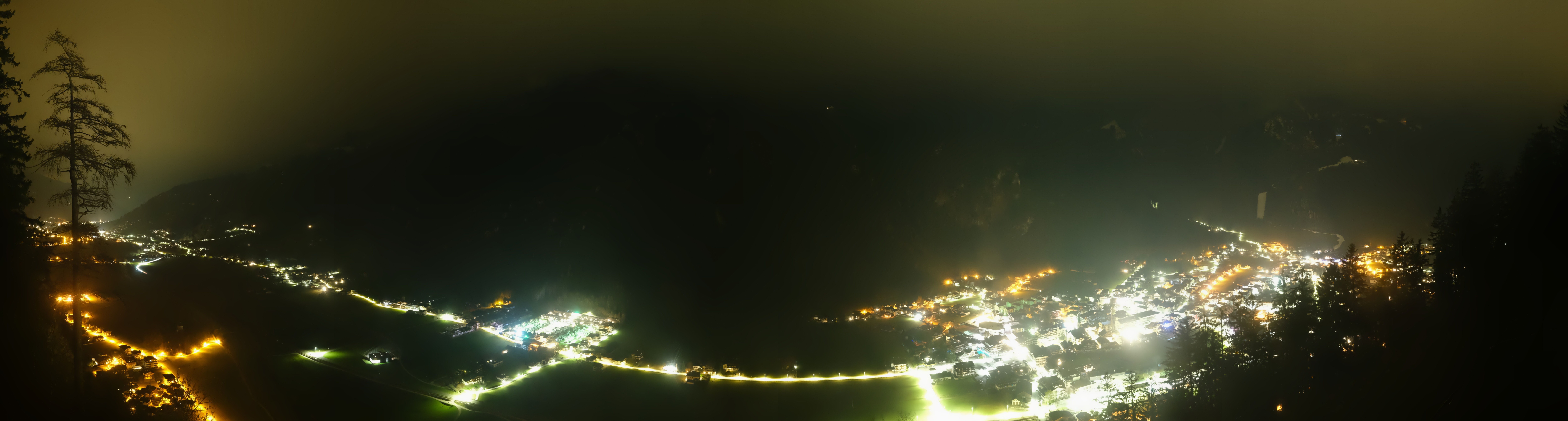 Archived image Webcam Mayrhofen im Zillertal: Zimmereben