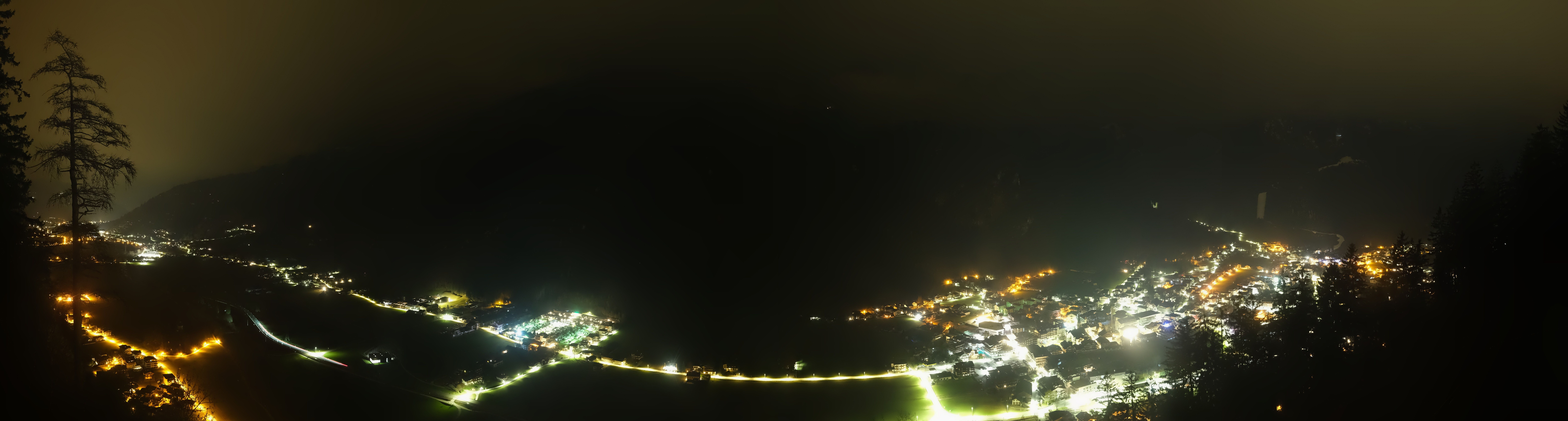 Archived image Webcam Mayrhofen im Zillertal: Zimmereben