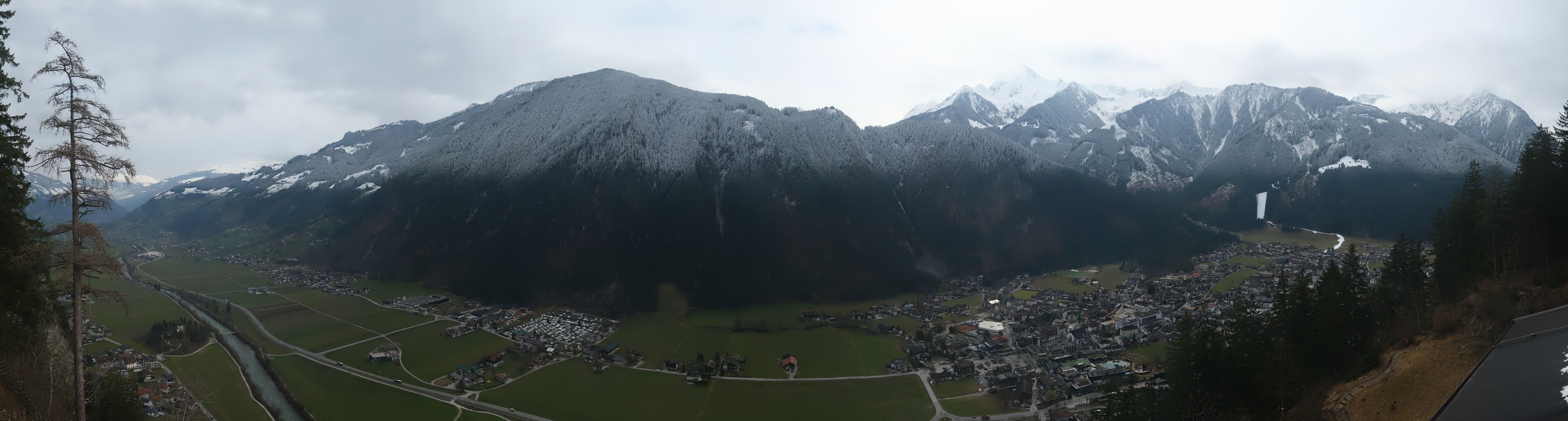 Archived image Webcam Mayrhofen im Zillertal: Zimmereben