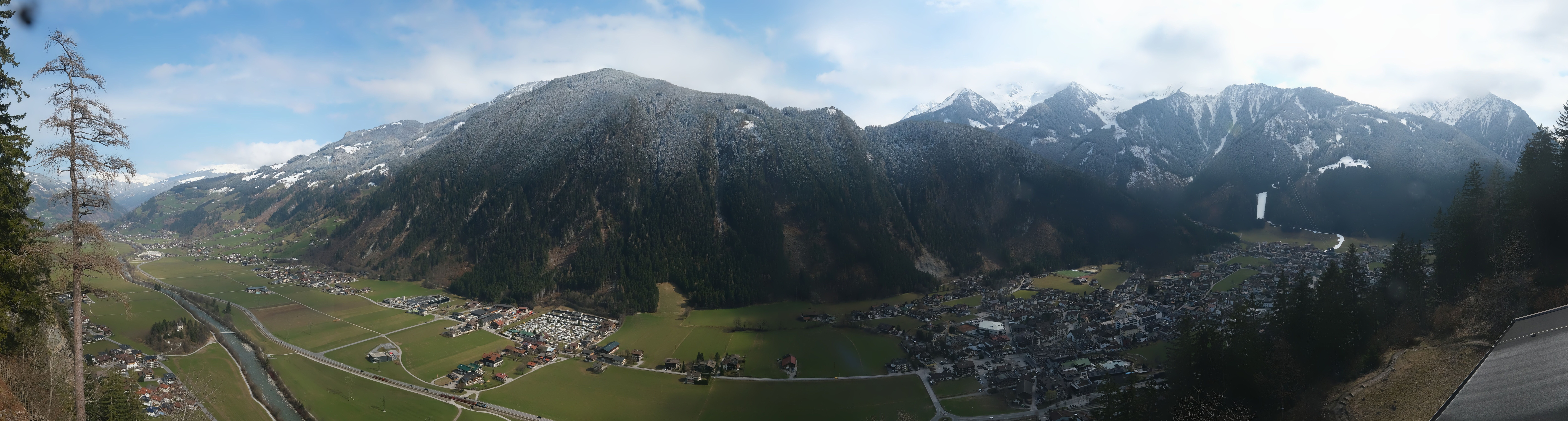 Archived image Webcam Mayrhofen im Zillertal: Zimmereben