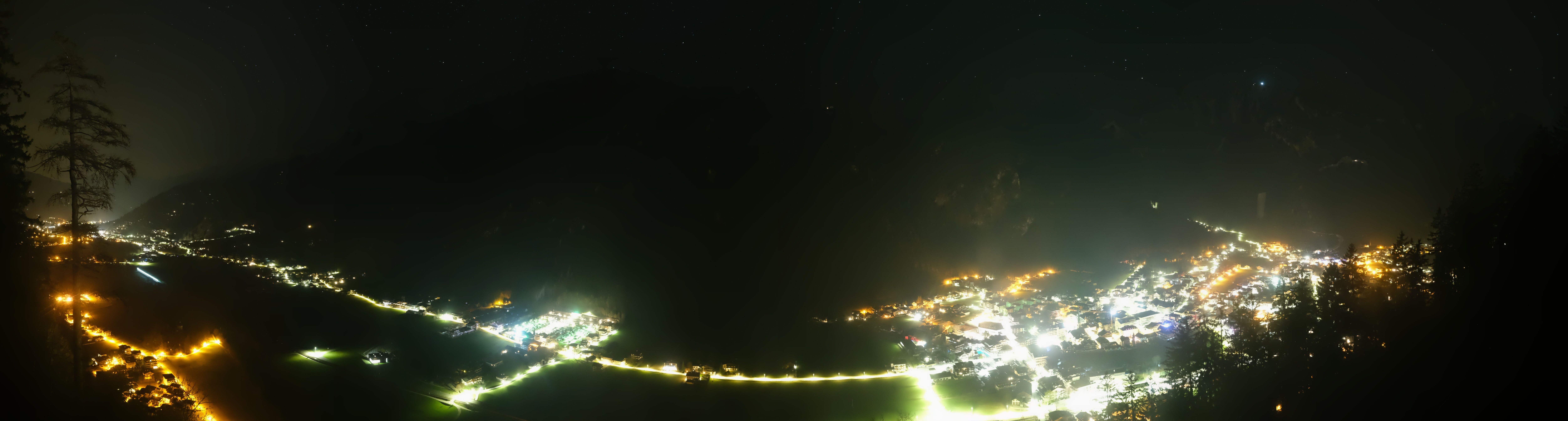 Archived image Webcam Mayrhofen im Zillertal: Zimmereben