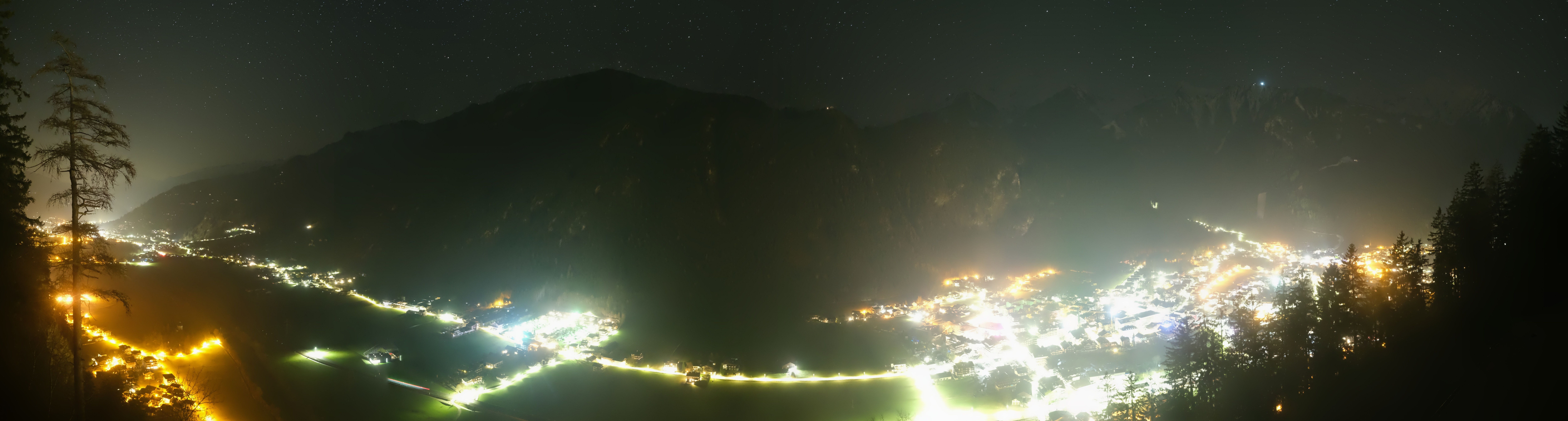 Archived image Webcam Mayrhofen im Zillertal: Zimmereben