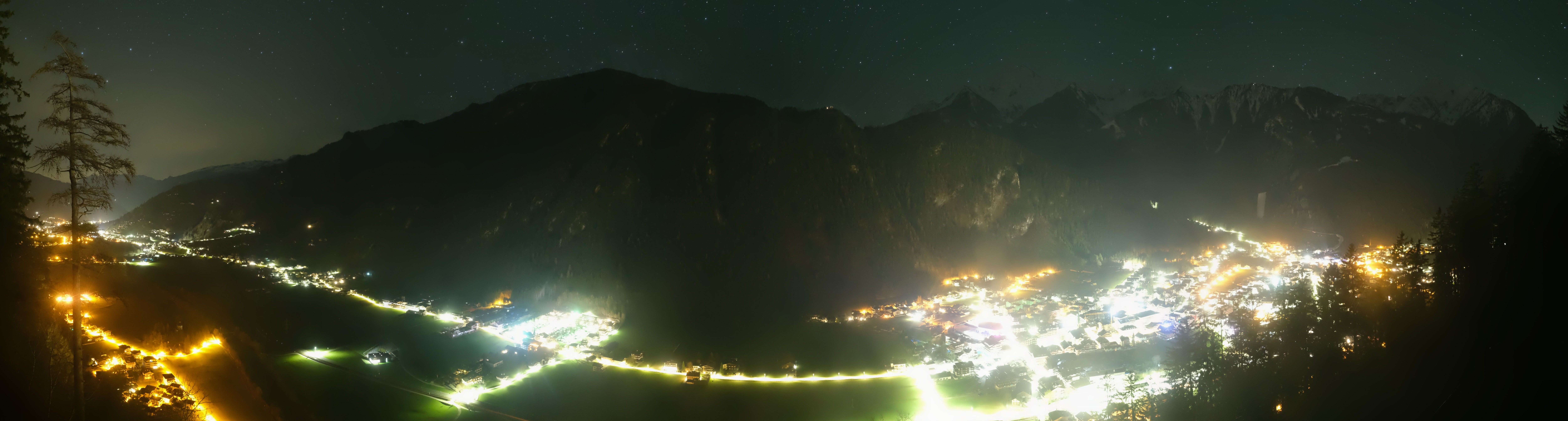 Archived image Webcam Mayrhofen im Zillertal: Zimmereben