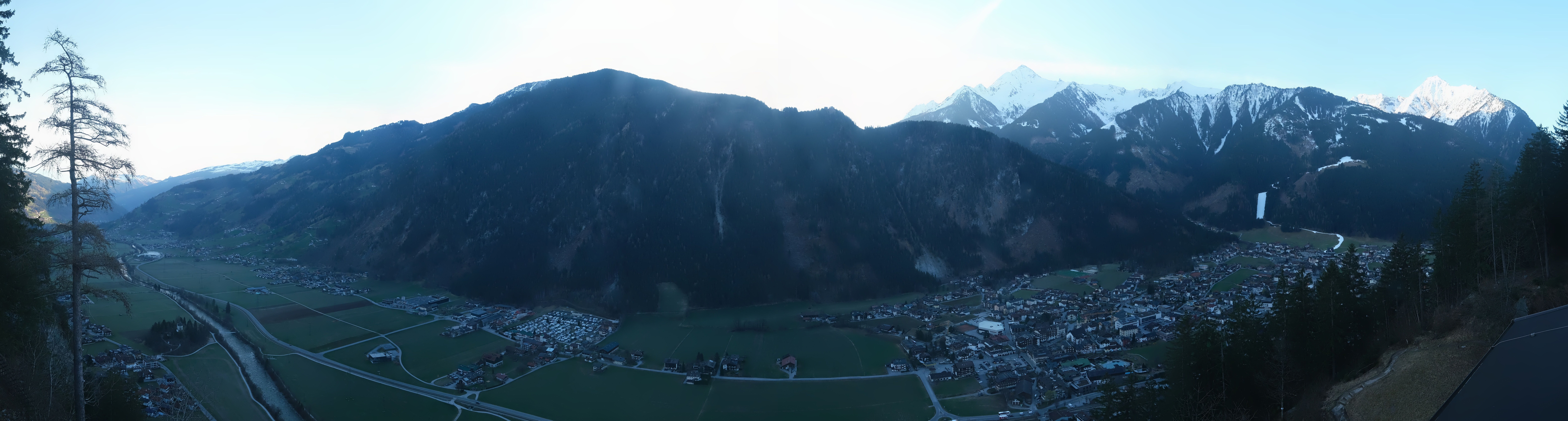 Archived image Webcam Mayrhofen im Zillertal: Zimmereben