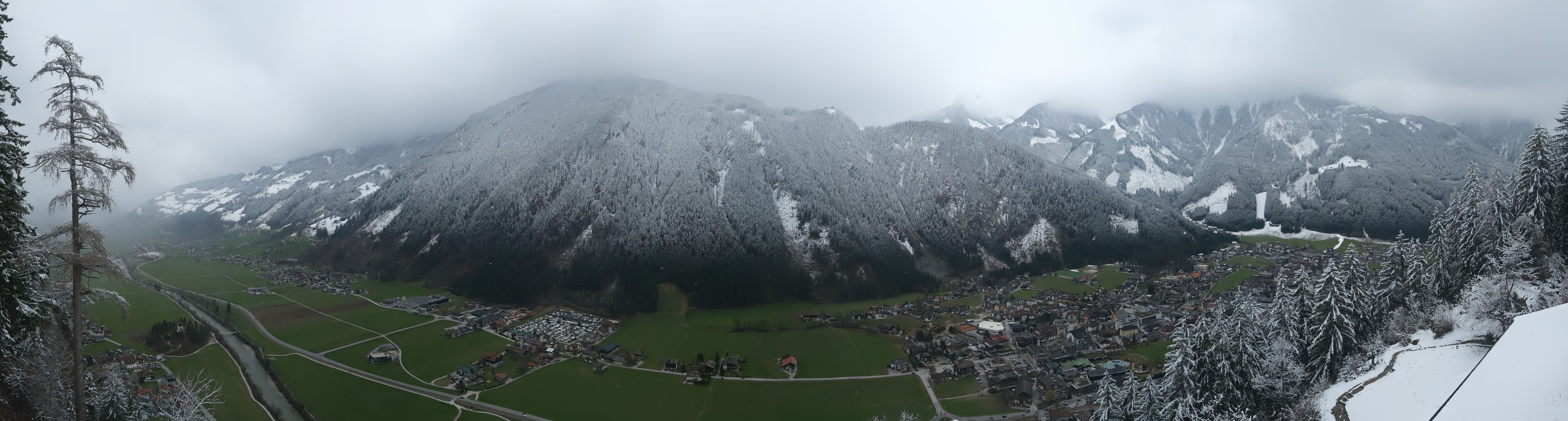 Archiv Foto Webcam Mayrhofen im Zillertal: Blick vom Gasthof Zimmereben