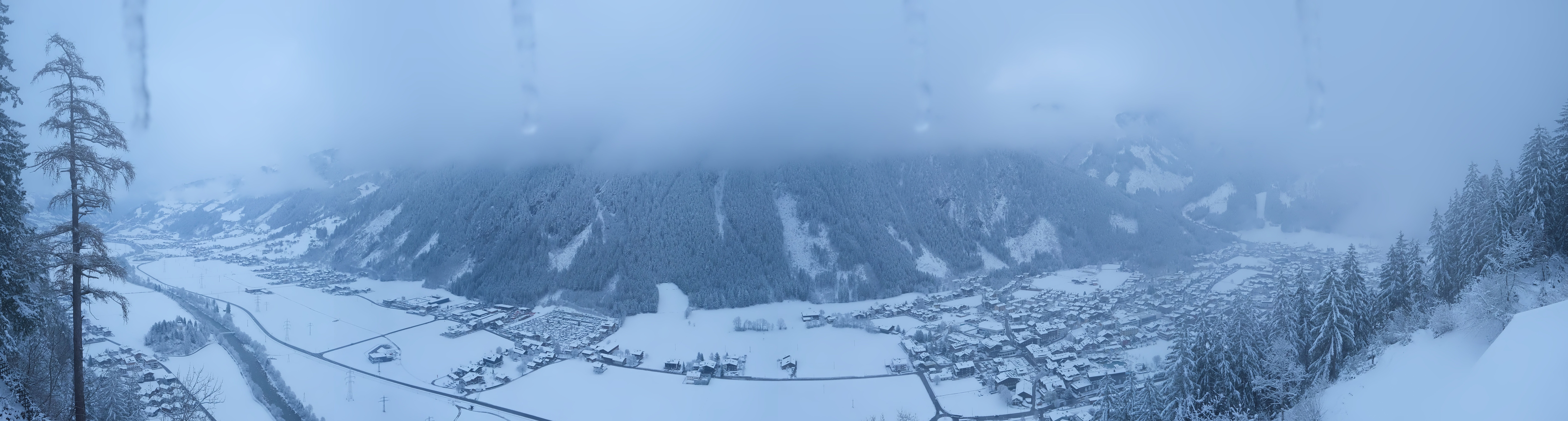 Archived image Webcam Mayrhofen im Zillertal: Zimmereben