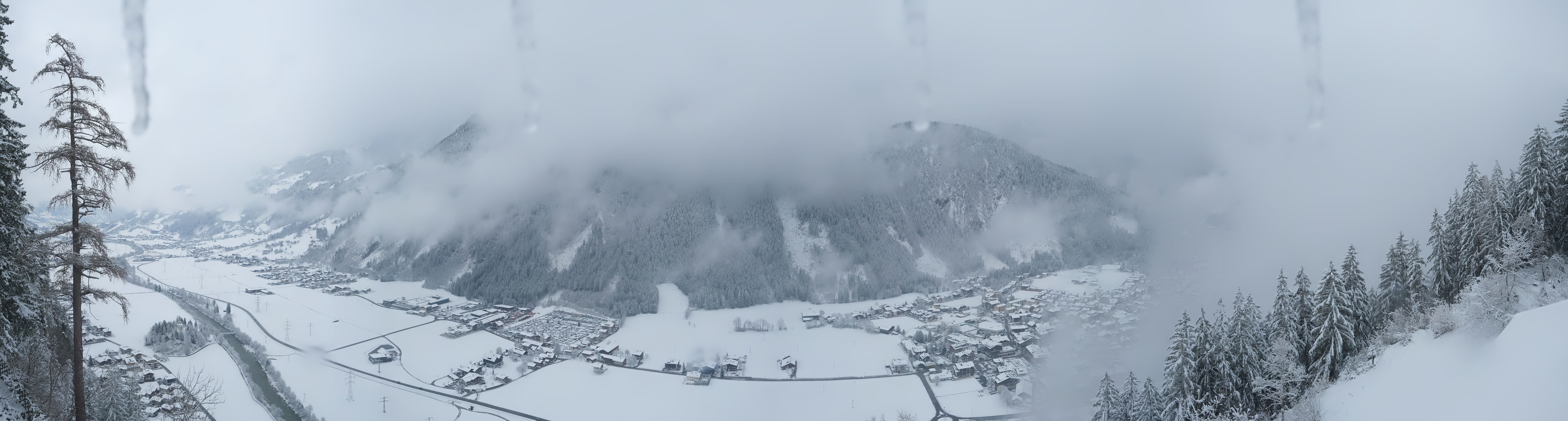 Archived image Webcam Mayrhofen im Zillertal: Zimmereben