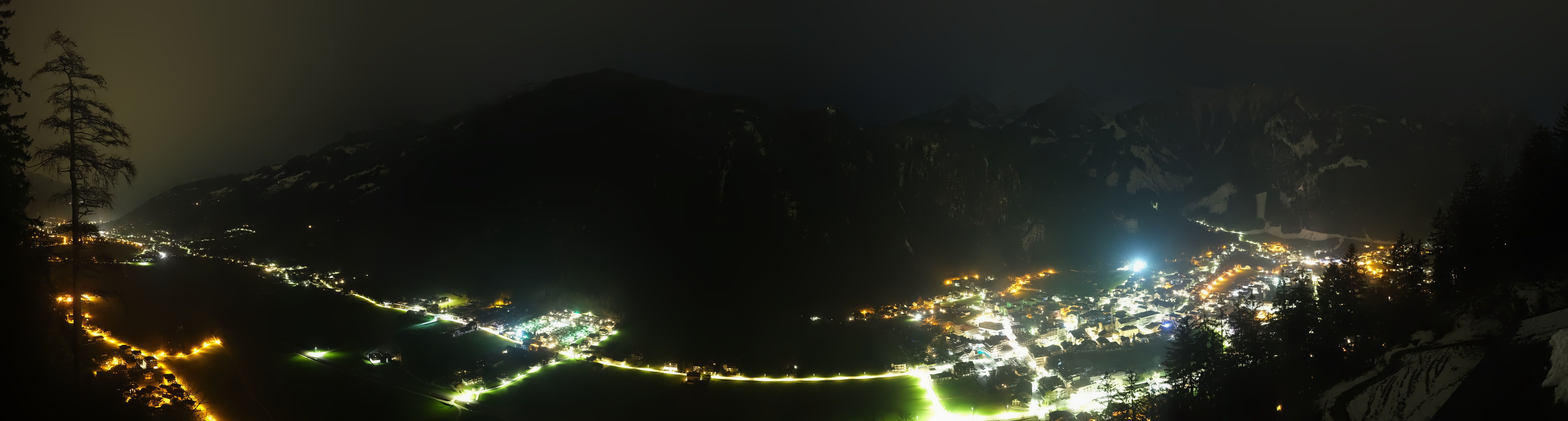 Archived image Webcam Mayrhofen im Zillertal: Zimmereben