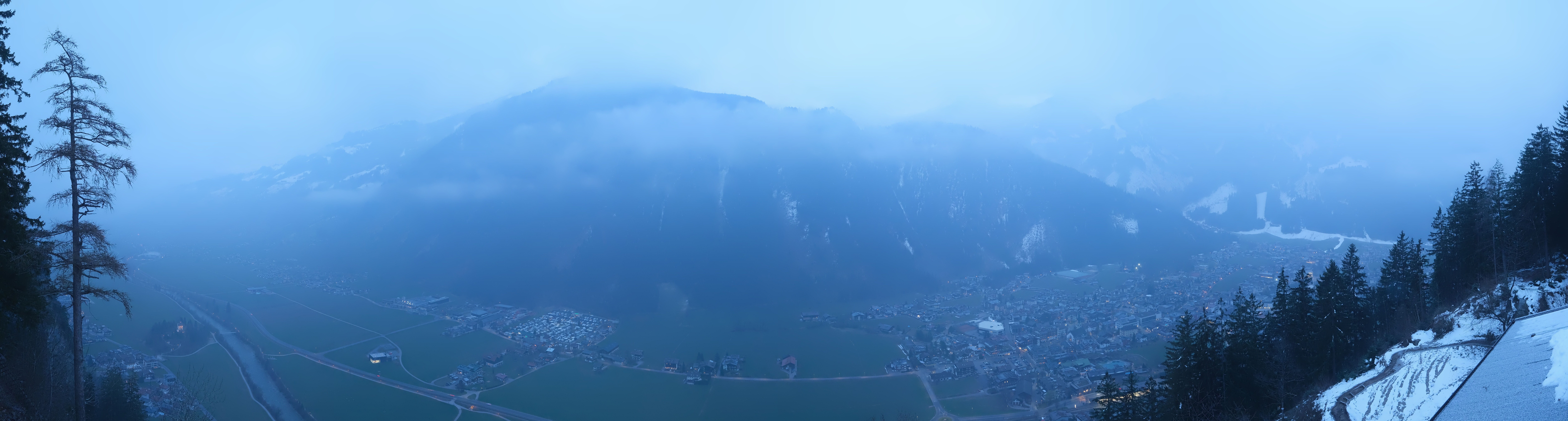 Archived image Webcam Mayrhofen im Zillertal: Zimmereben