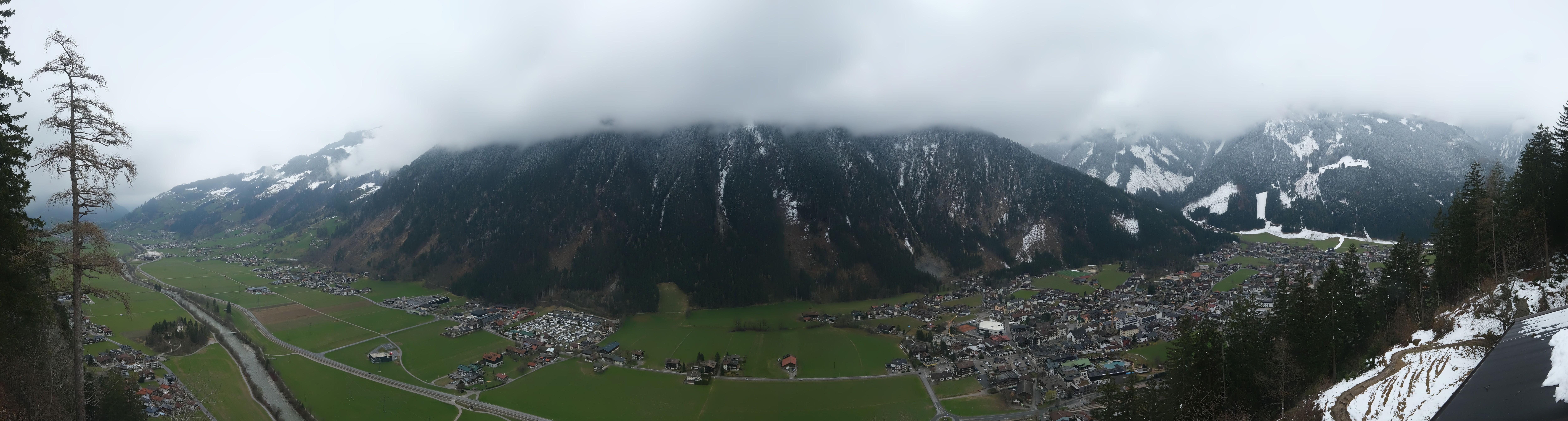 Archived image Webcam Mayrhofen im Zillertal: Zimmereben