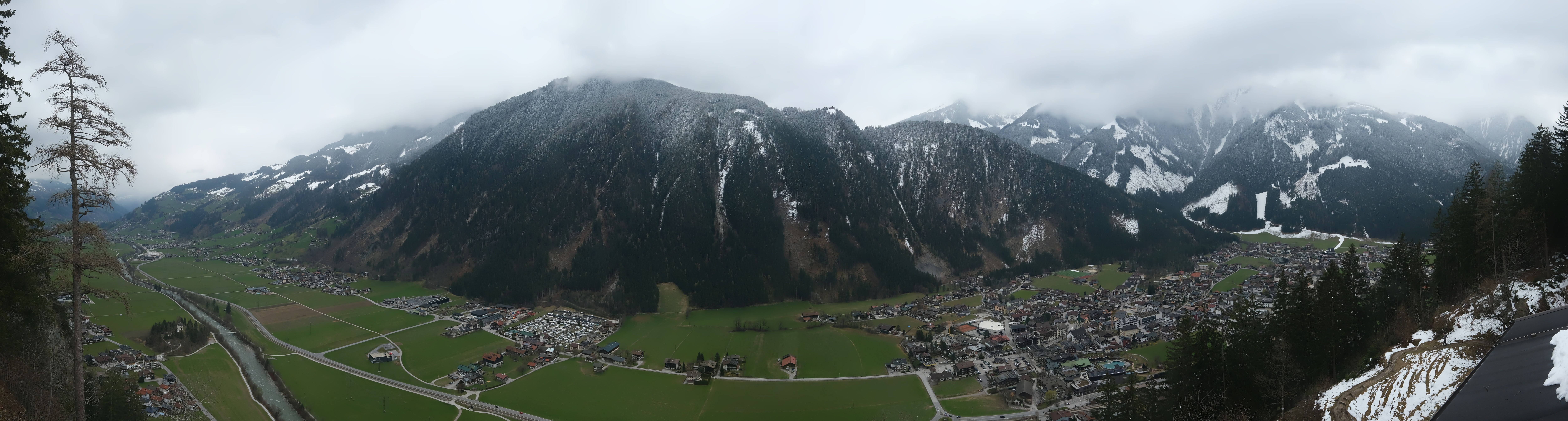 Archived image Webcam Mayrhofen im Zillertal: Zimmereben