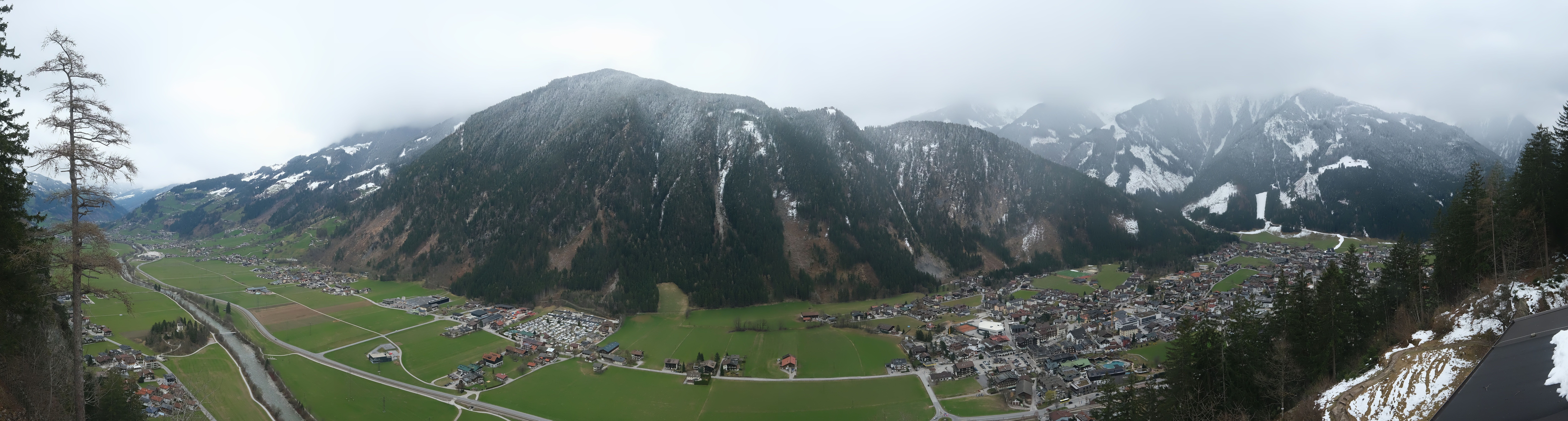 Archived image Webcam Mayrhofen im Zillertal: Zimmereben