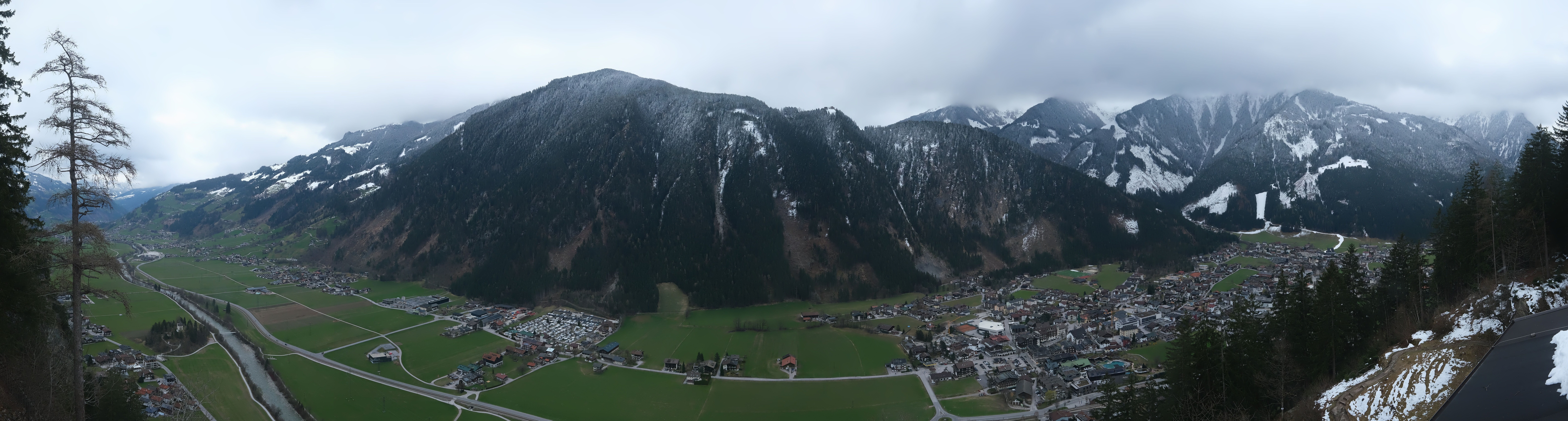 Archived image Webcam Mayrhofen im Zillertal: Zimmereben