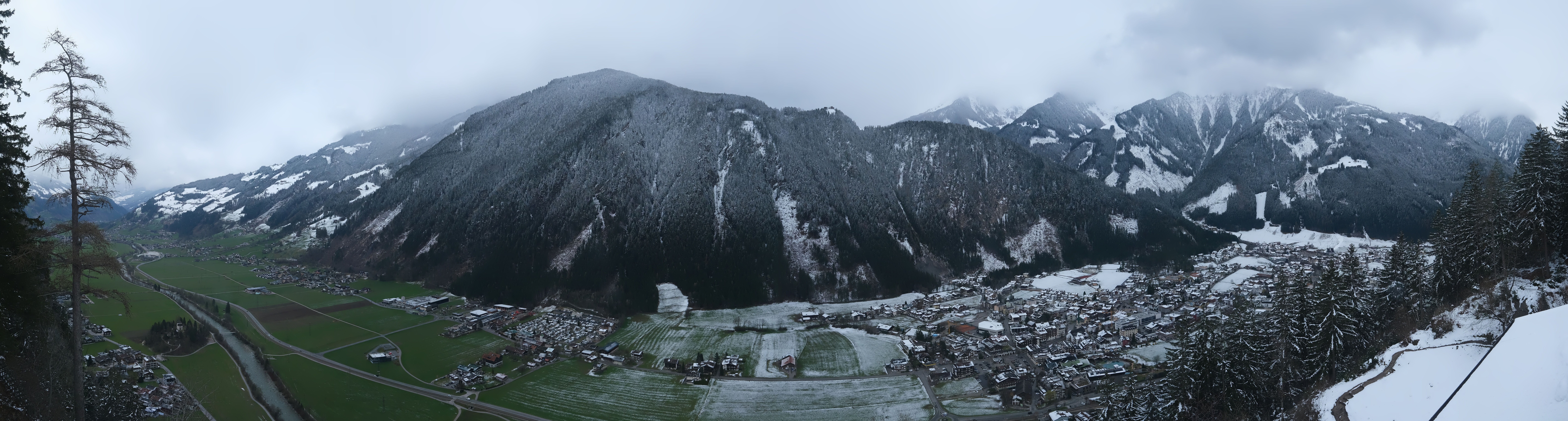 Archiv Foto Webcam Mayrhofen im Zillertal: Blick vom Gasthof Zimmereben