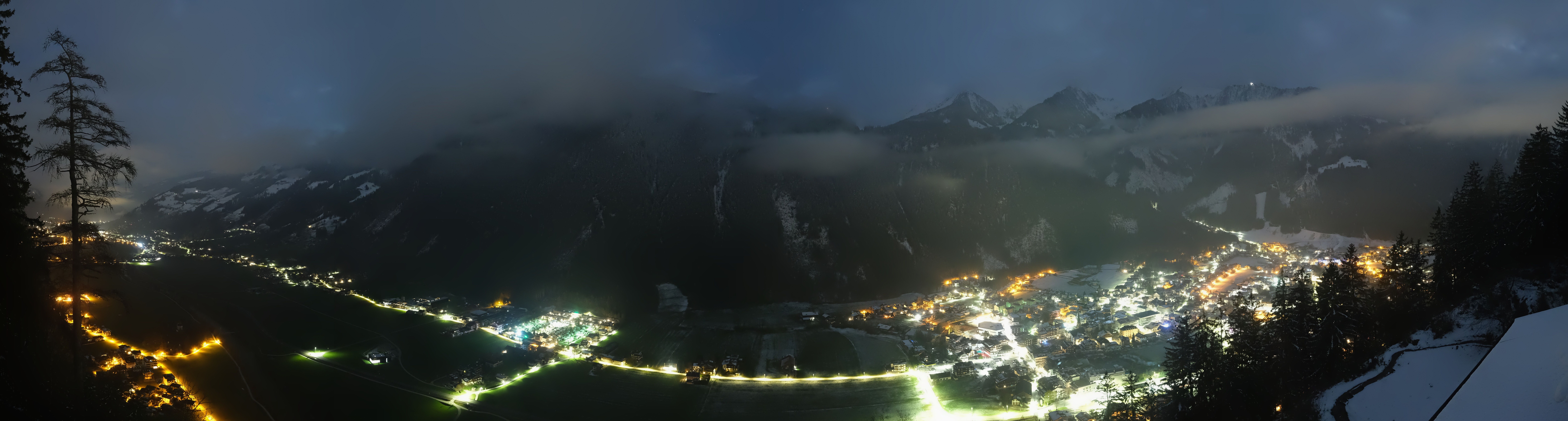Archived image Webcam Mayrhofen im Zillertal: Zimmereben